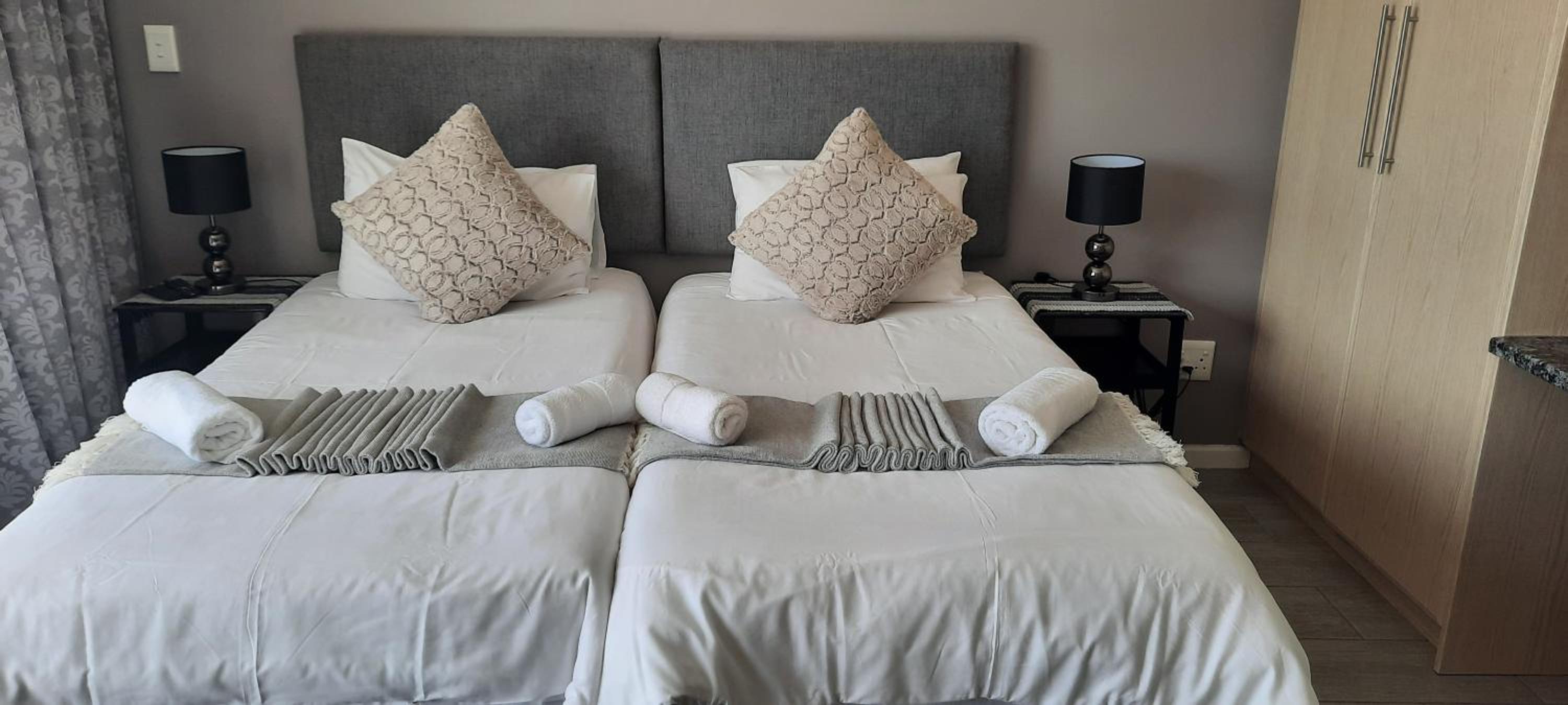 Phoenix Lodge and Waterside Accommodation