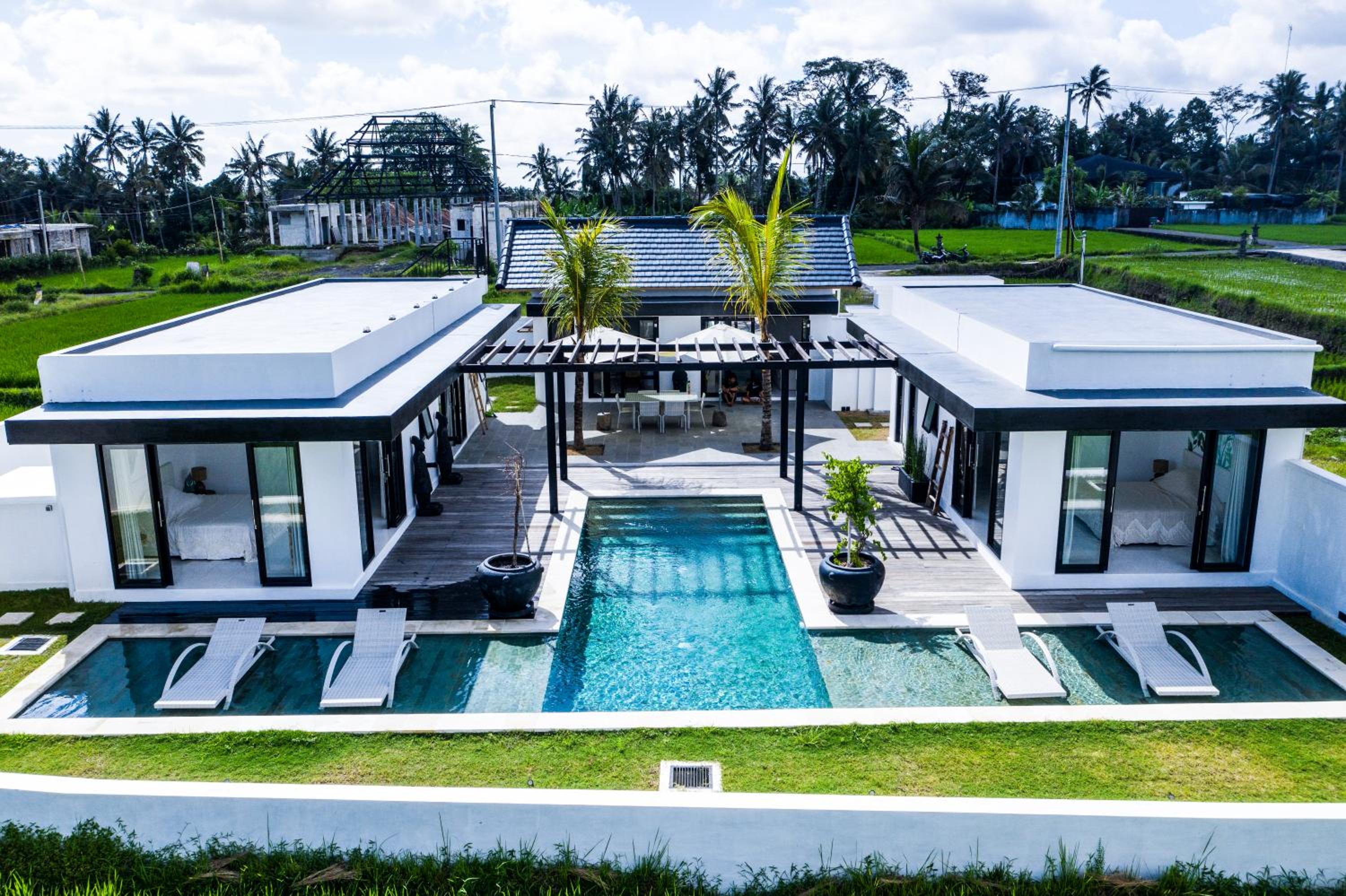 AMAZING 3Br Villa in the middle of Ricefields view 3