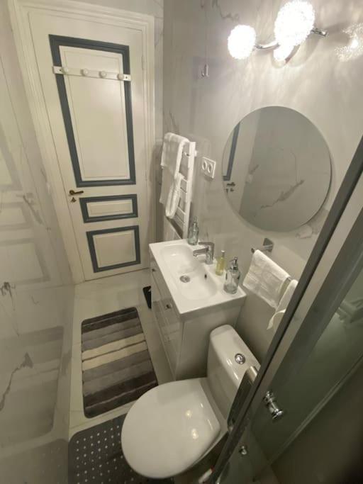 Premium studio 2 minutes walk from Champs-Elysees