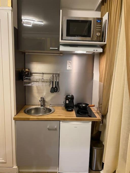 Premium studio 2 minutes walk from Champs-Elysees