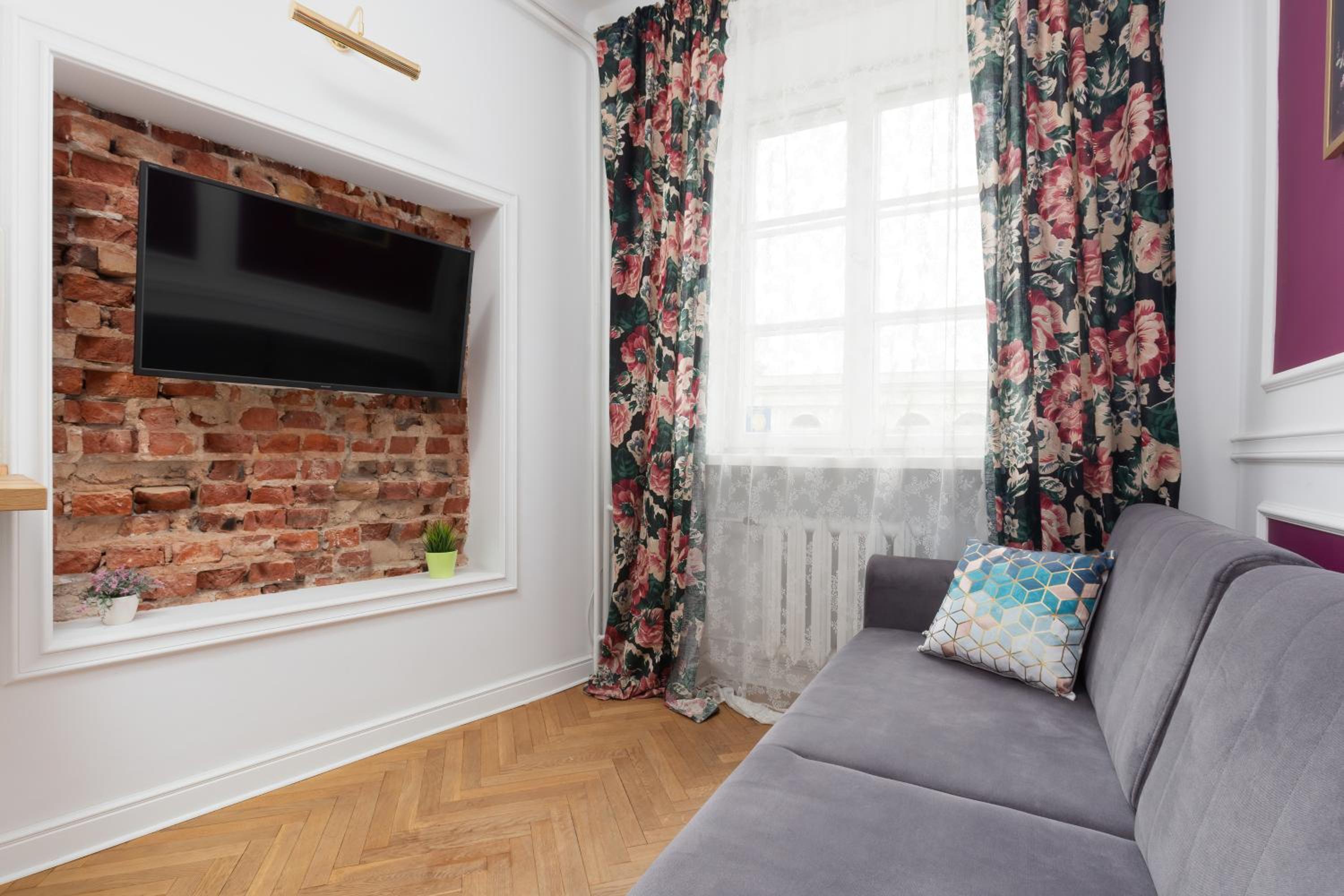 Apartament przy Placu Zamkowym by Renters view 3