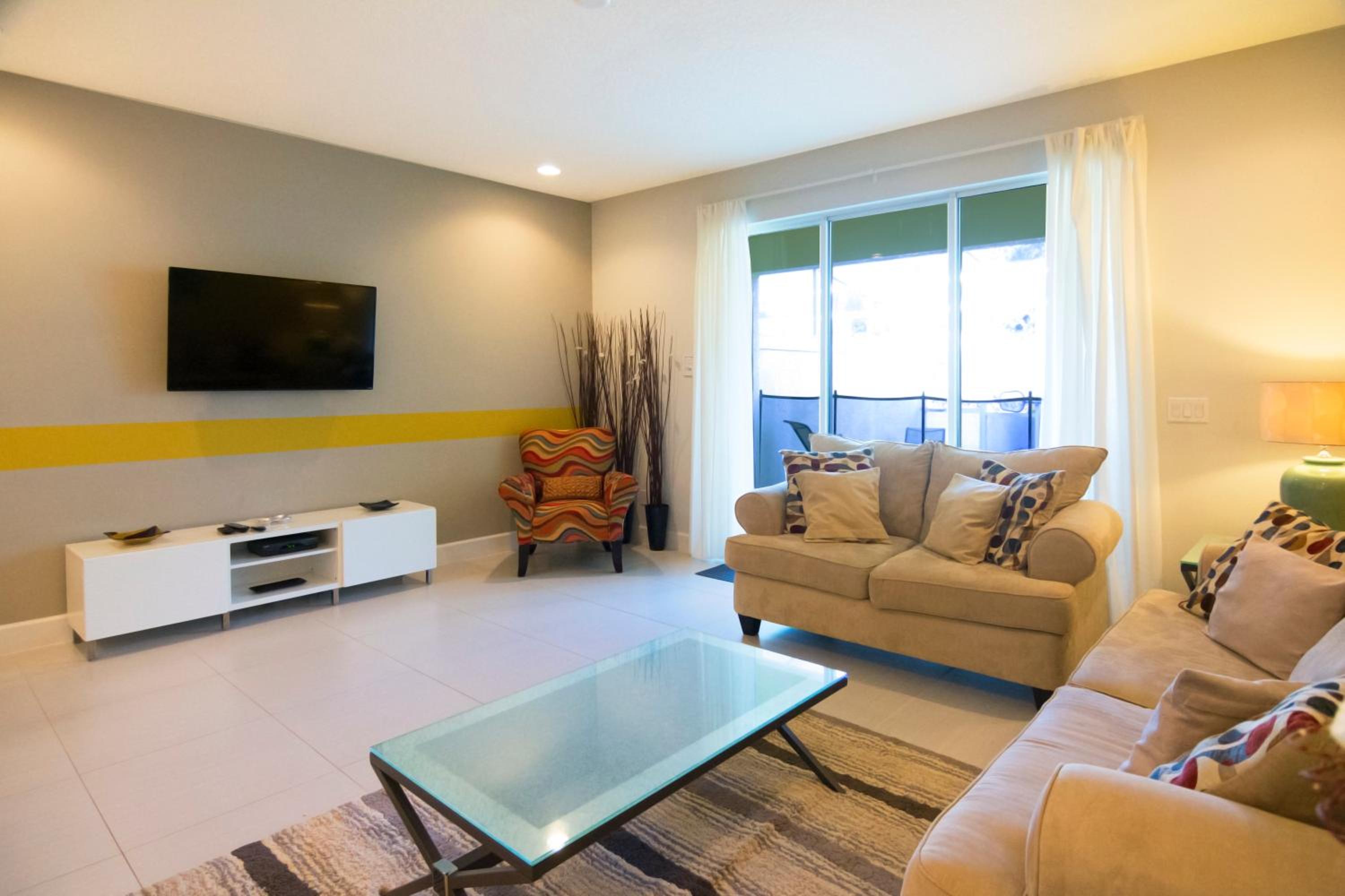 Serenity Resort 3 Bedroom Vacation Townhome with Pool (2008) view 3