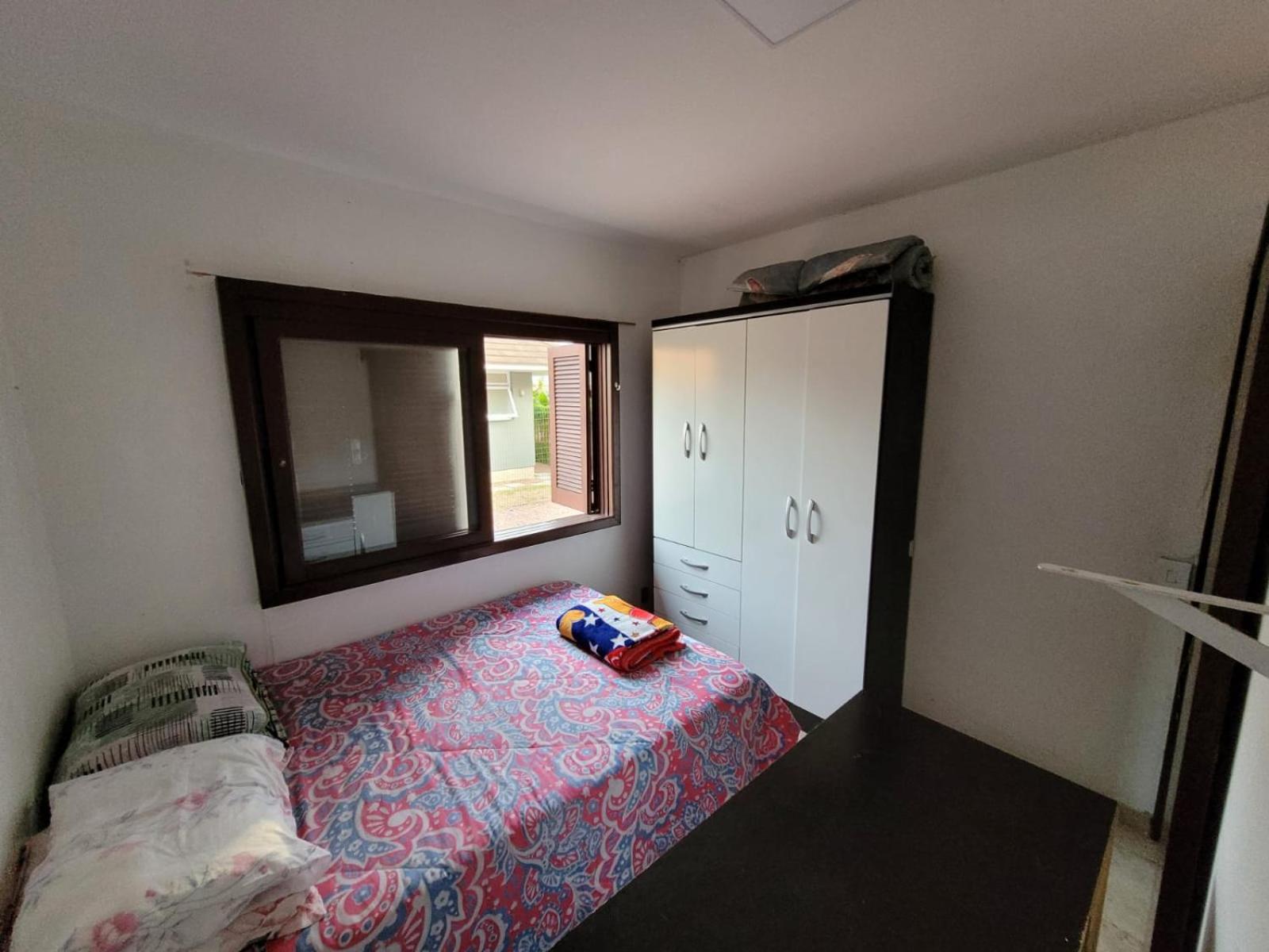 Casa com piscina a 50 metros da praia