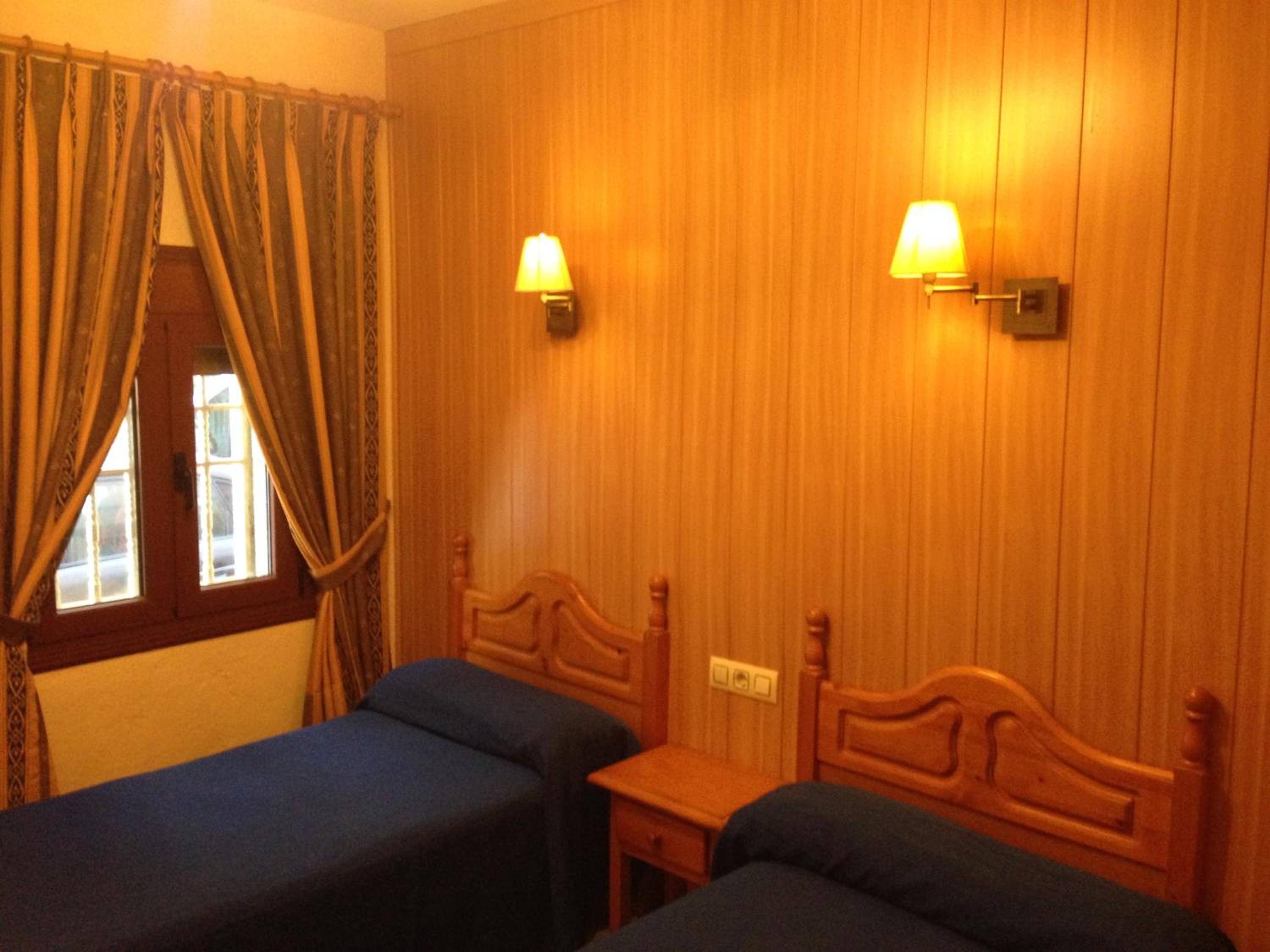 Hostal Delfin Verde view 3