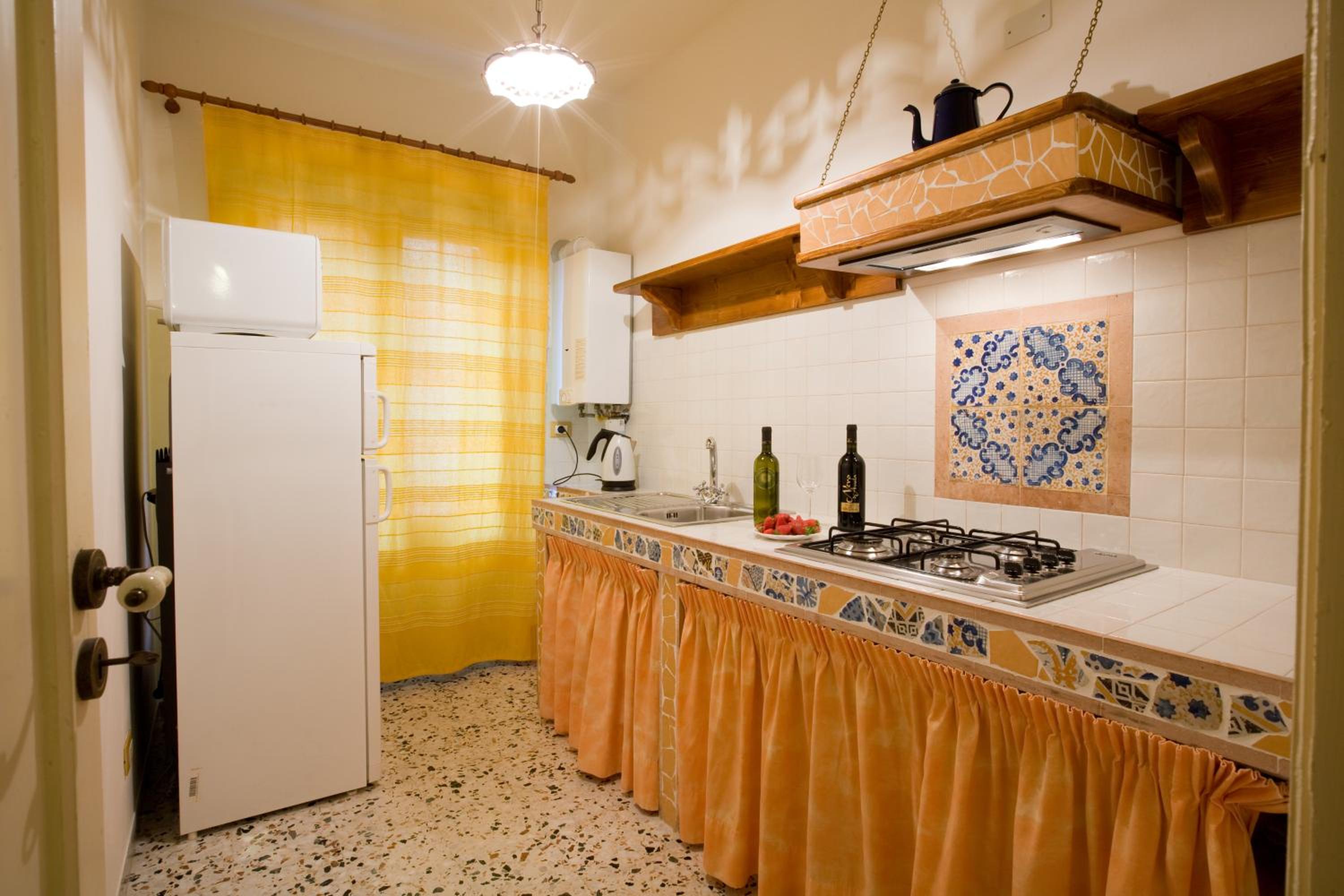 Sicilia Ovest - Domus Mariae Charming Apartments with Balcony