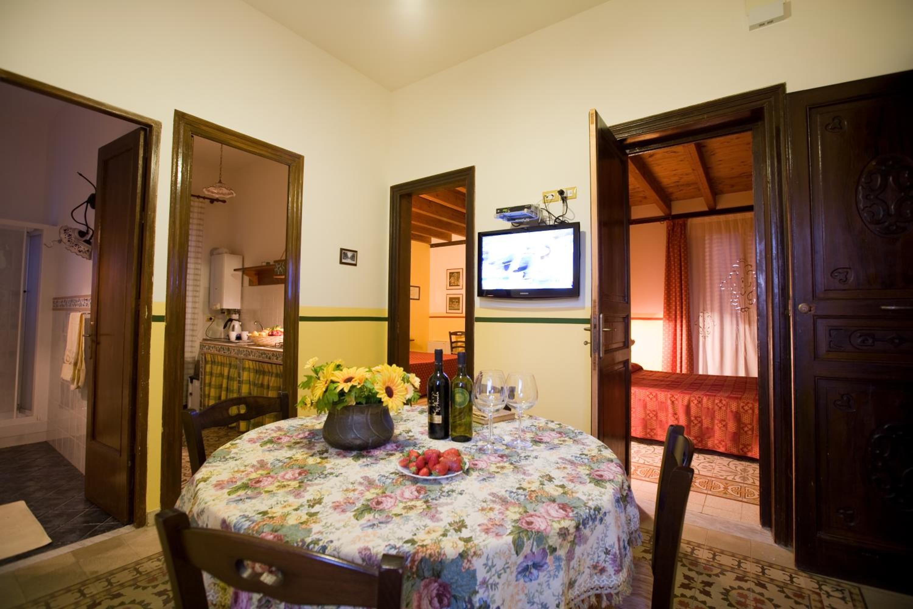 Sicilia Ovest - Domus Mariae Charming Apartments with Balcony