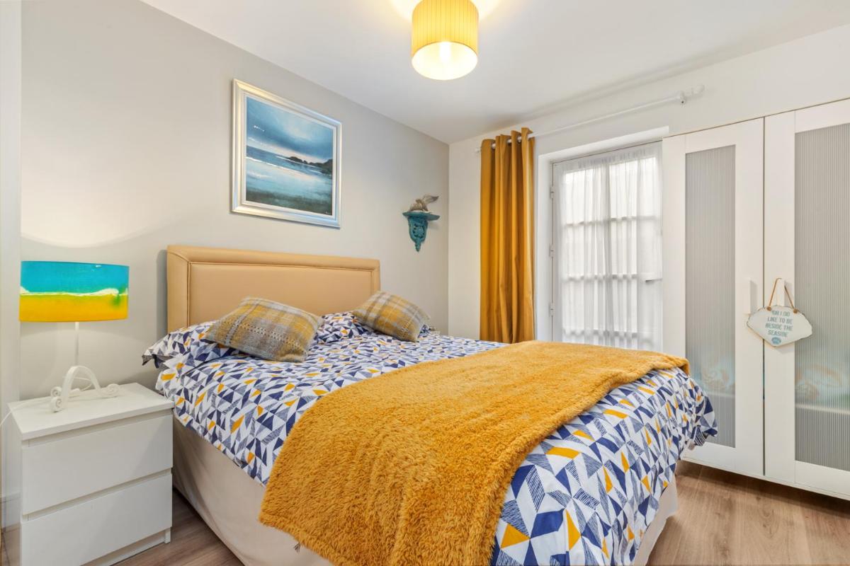 12 Rhodewood - Modern Apartment Close to Village and Beach view 5