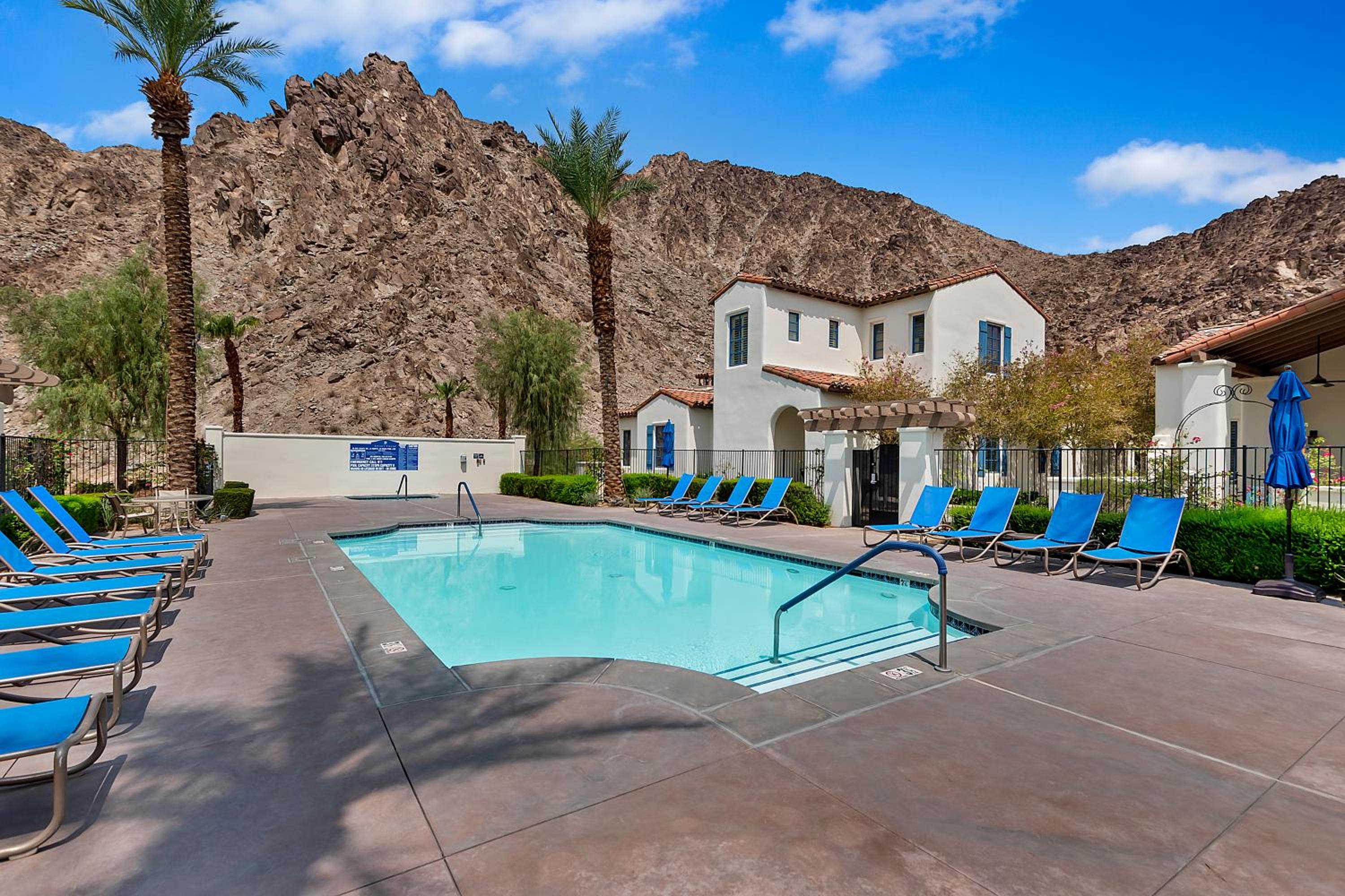 Desert Getaway - La Quinta Legacy Villas Resort - 12 Resort Pools view 2