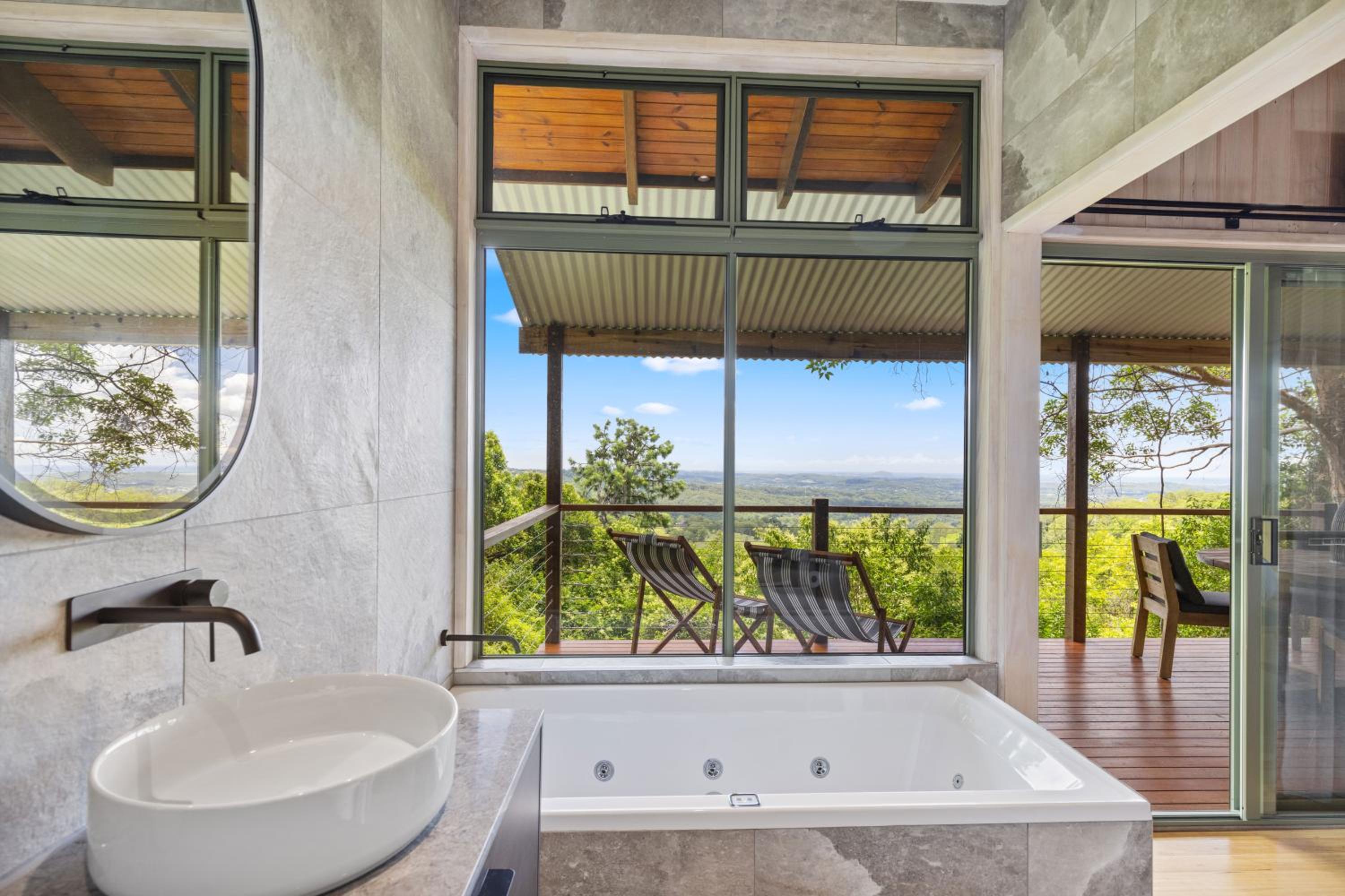 Treetops Seaview Montville