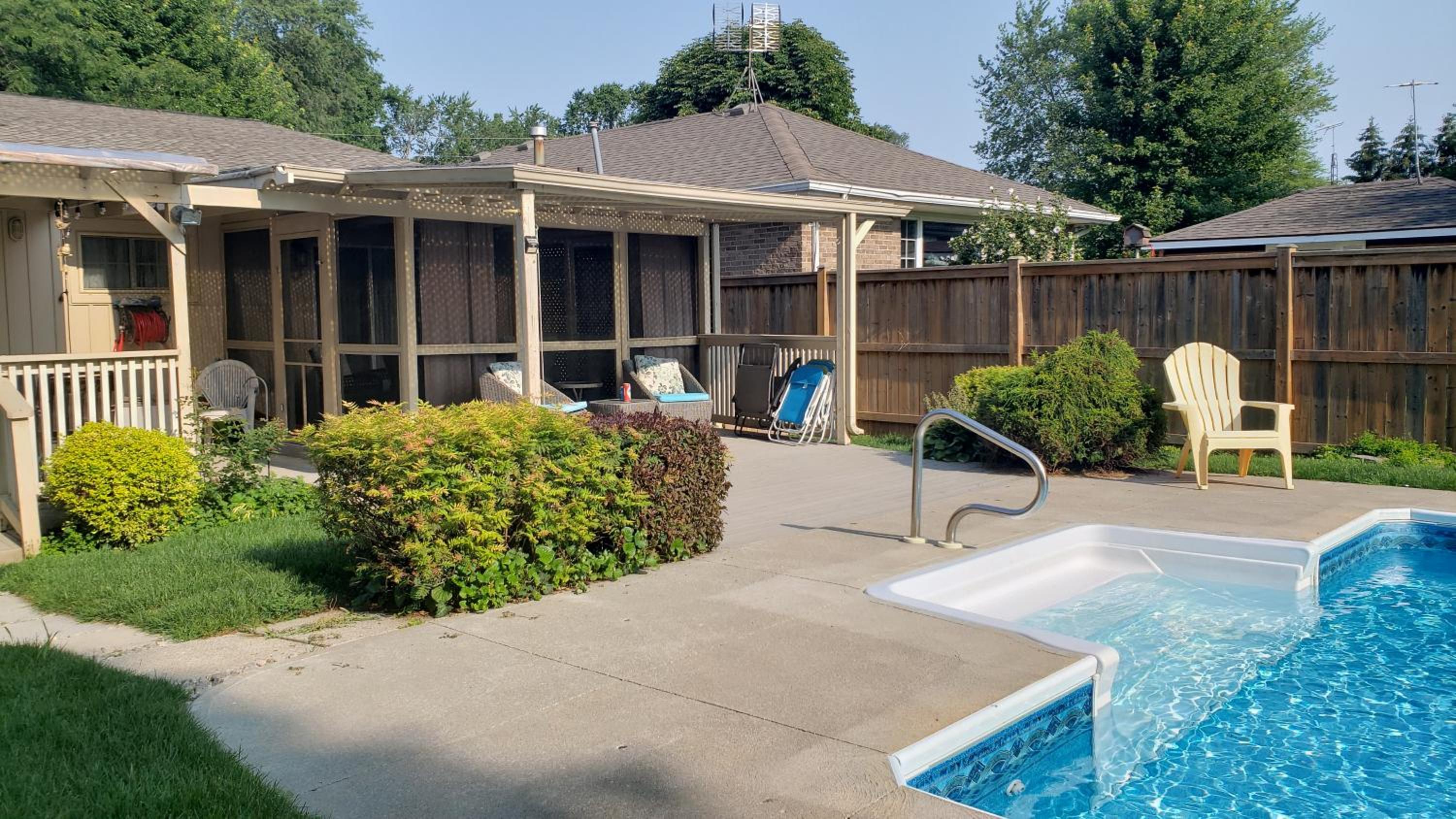 Luxurious Pool Cottage