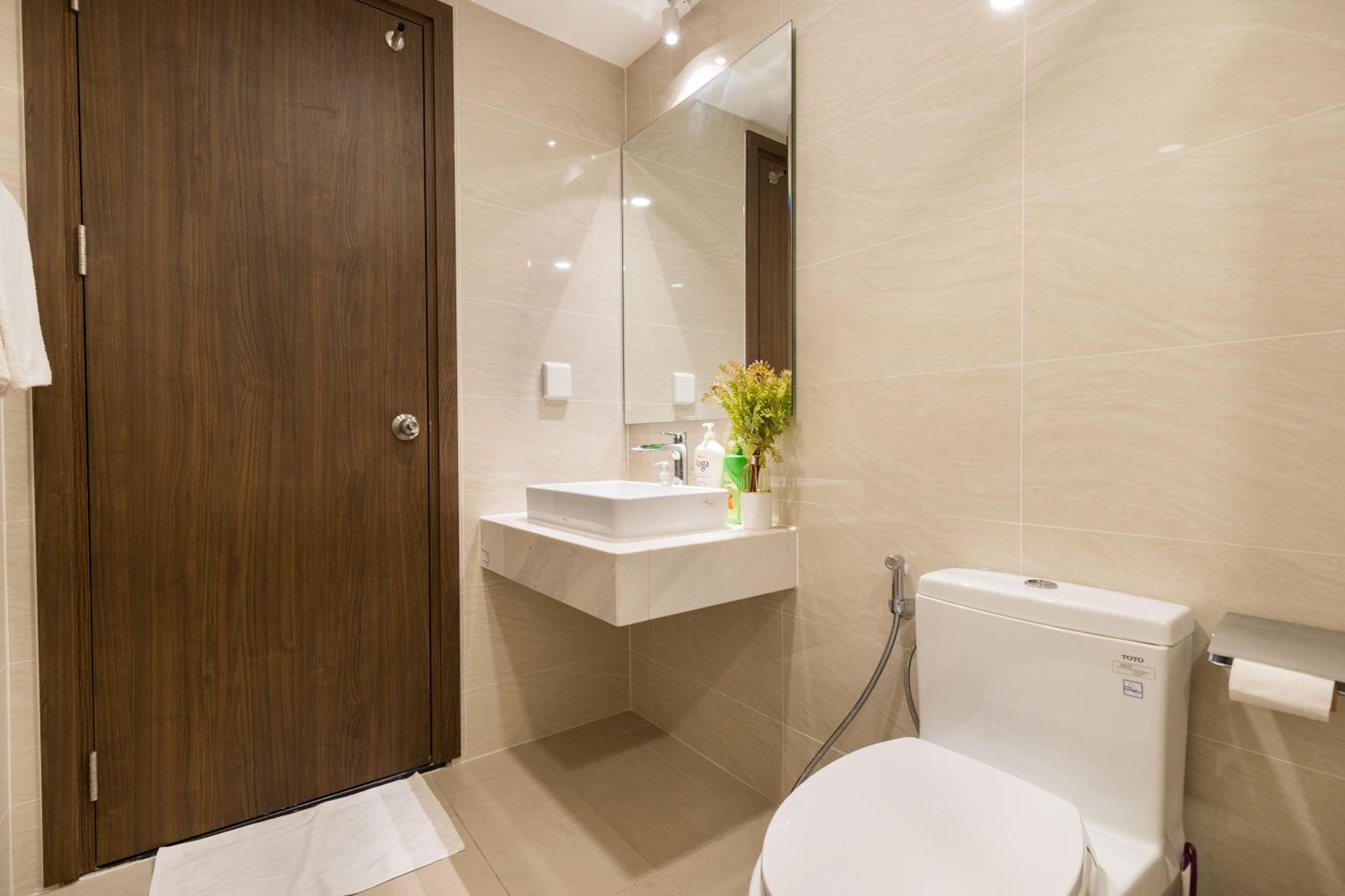 The Saigon Suite, The Luxury 2 bedrooms with bathtub
