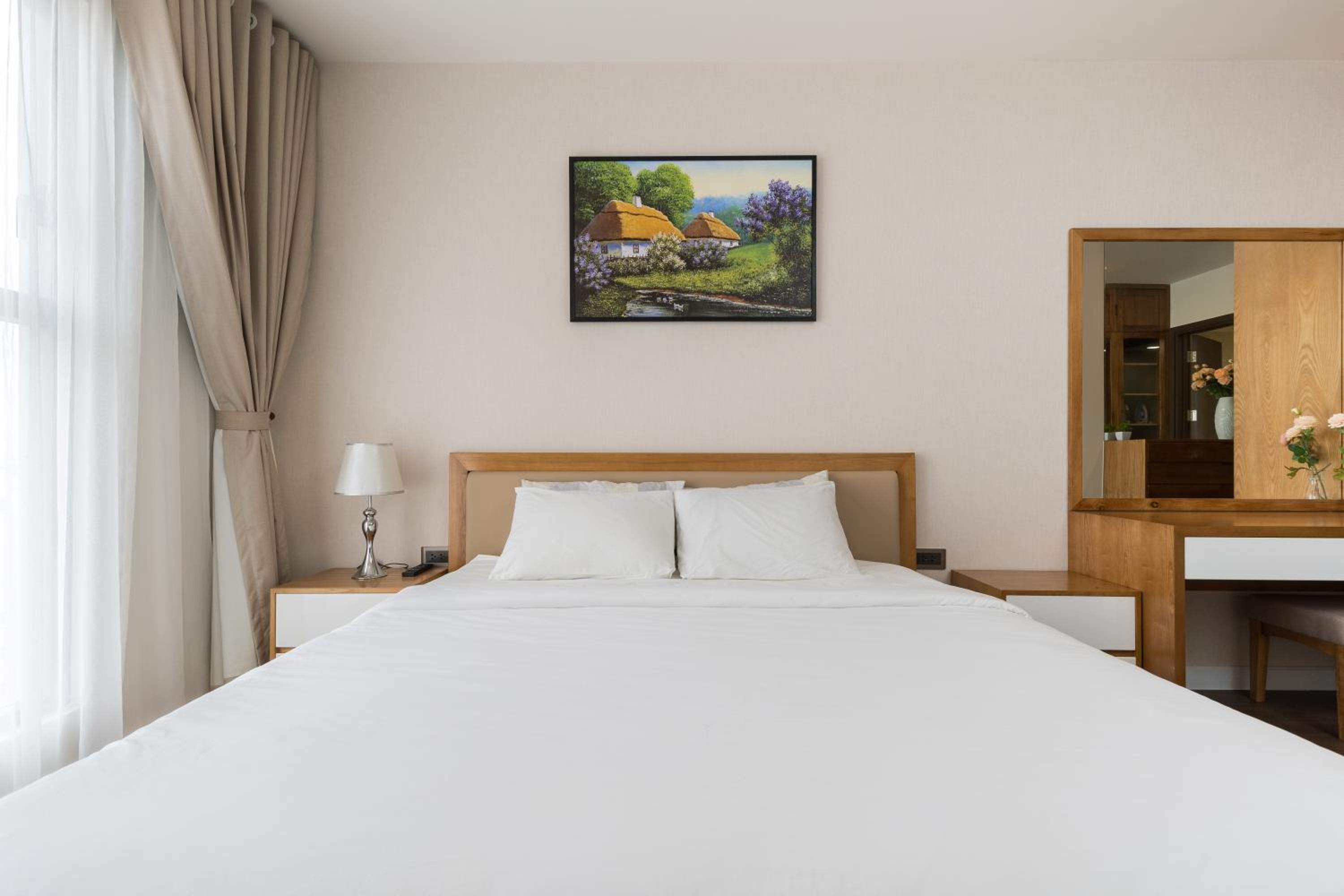 The Saigon Suite, The Luxury 2 bedrooms with bathtub