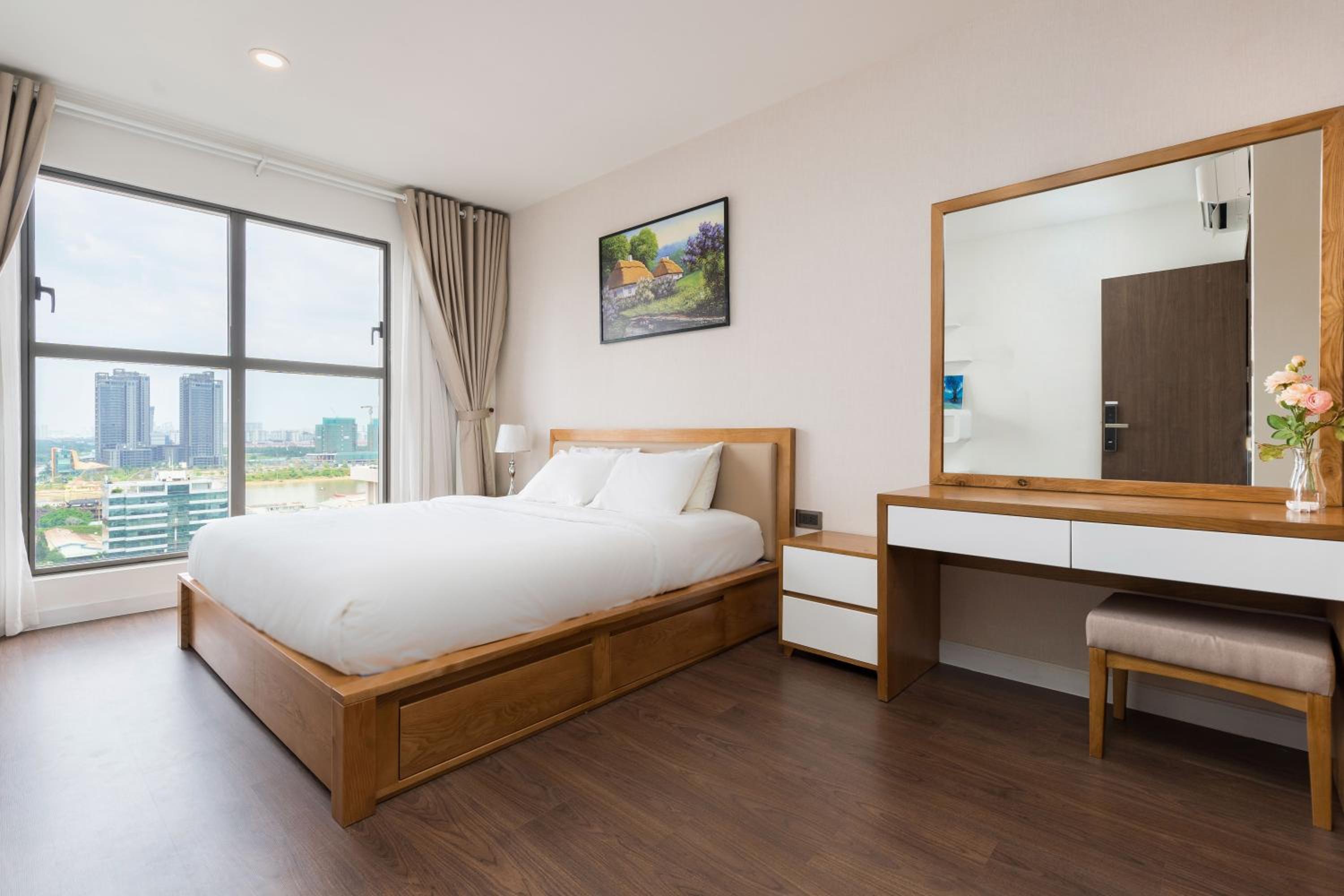 The Saigon Suite, The Luxury 2 bedrooms with bathtub