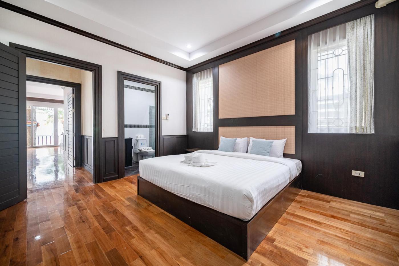 RimLay Beachfront Pool Villa, Sattahip - 20