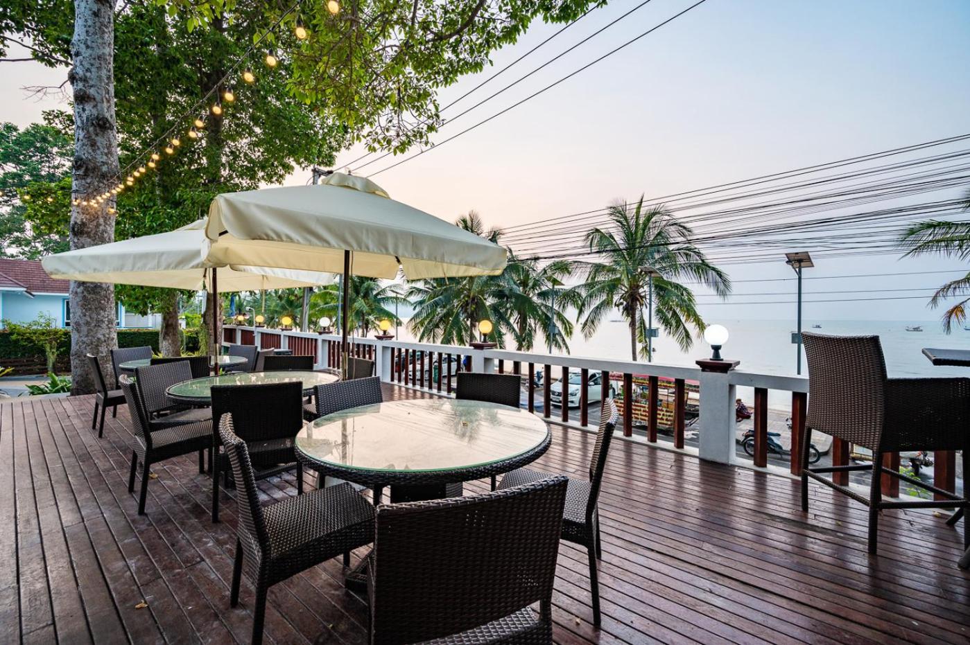 RimLay Beachfront Pool Villa, Sattahip - 14
