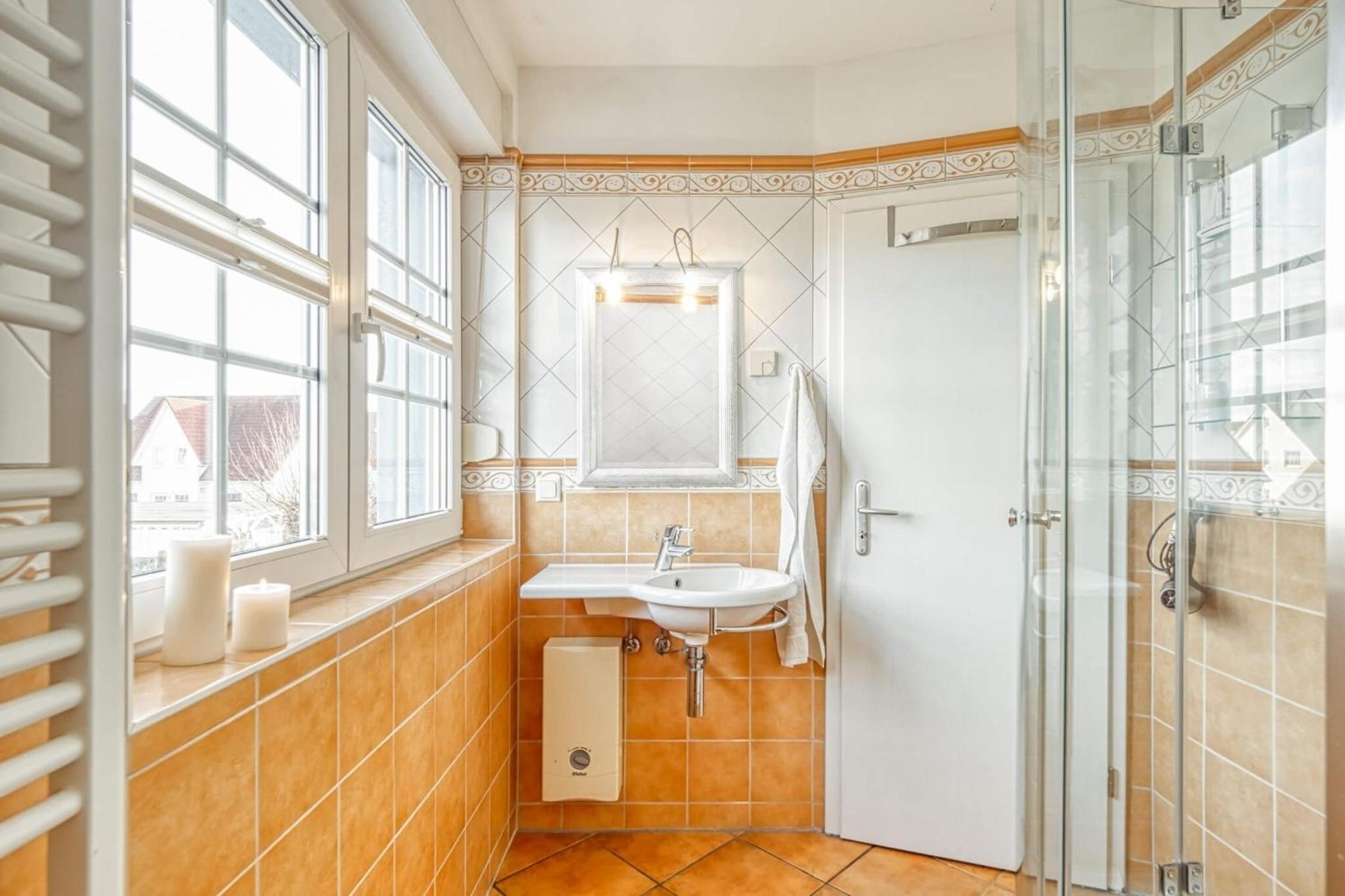 Hoppenberg 22, Whg 2 en Zingst — bathroom