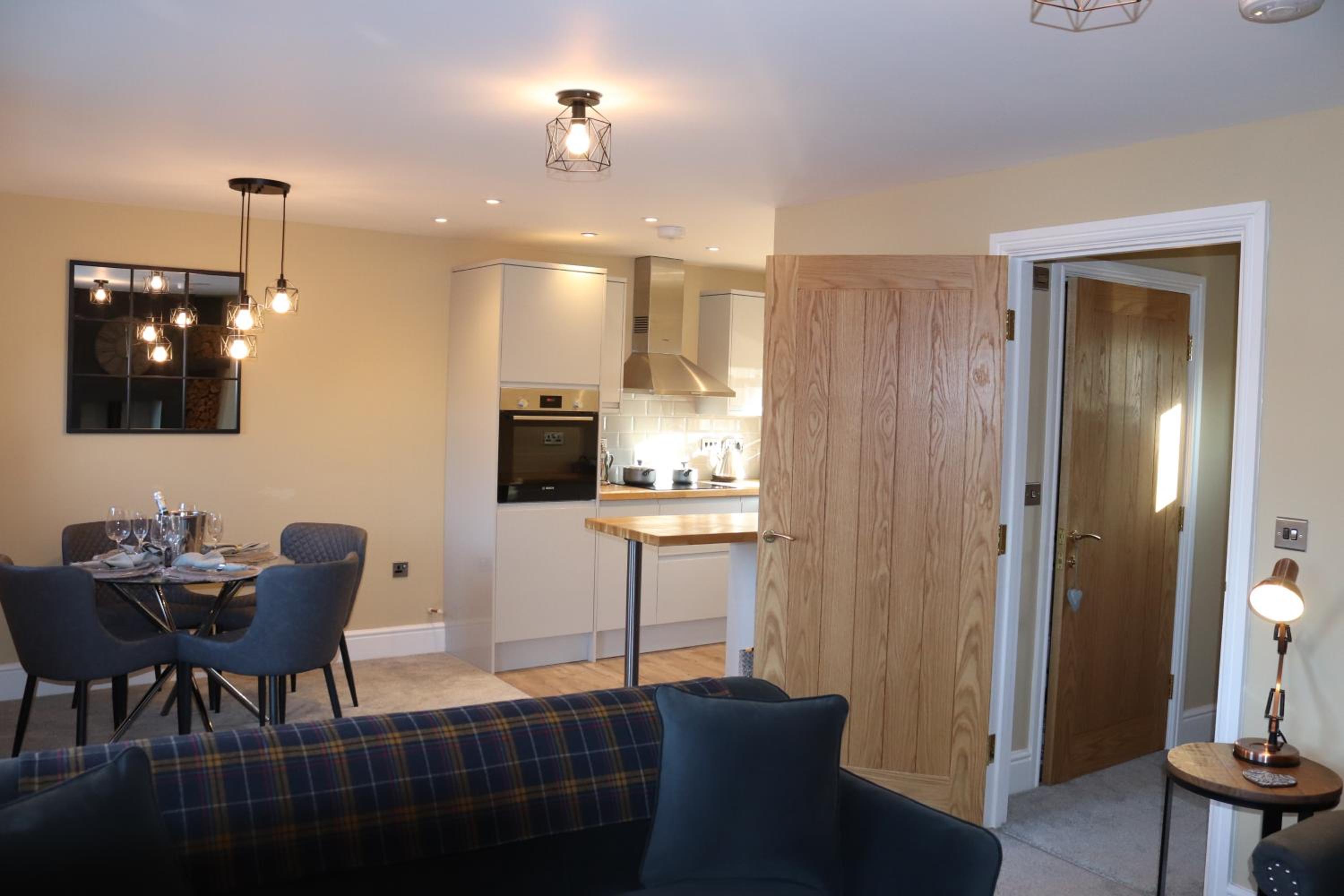 Canal View Cottage with Log Fire & Parking view 4