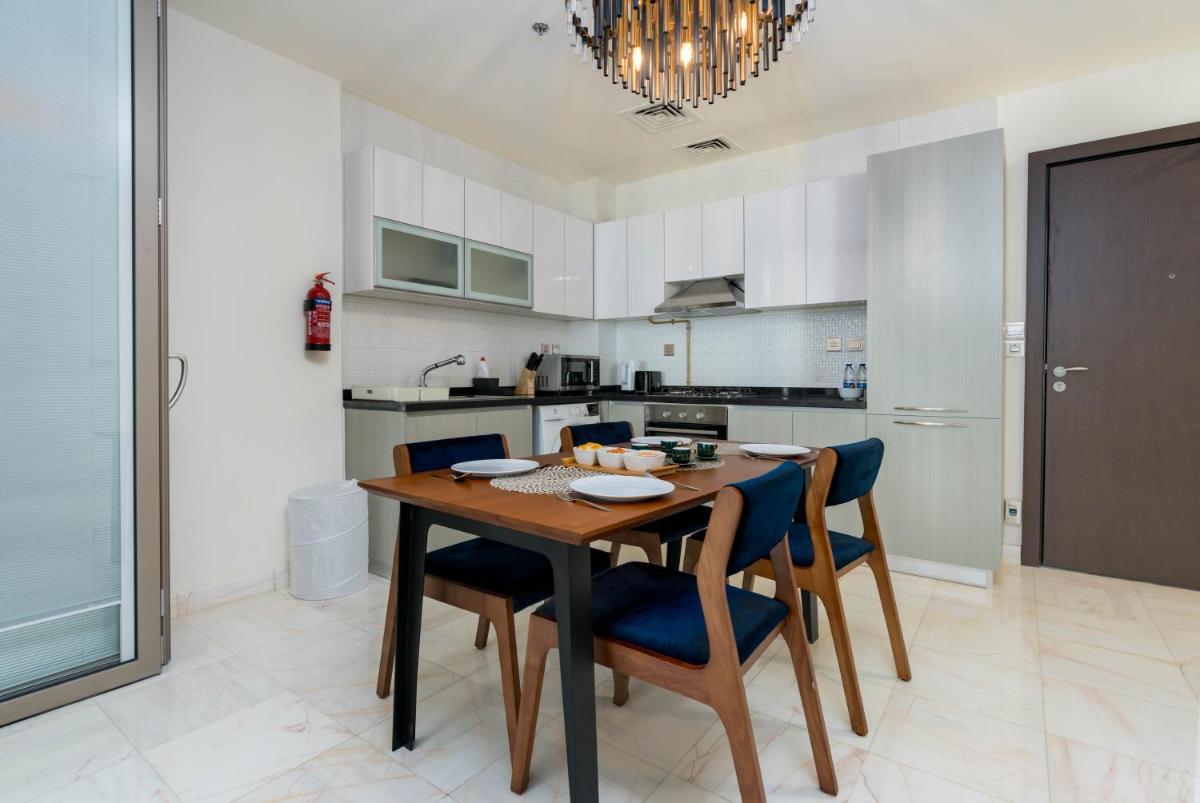 Vacay Lettings - 1BHK convertible to 2BHK in Business Bay