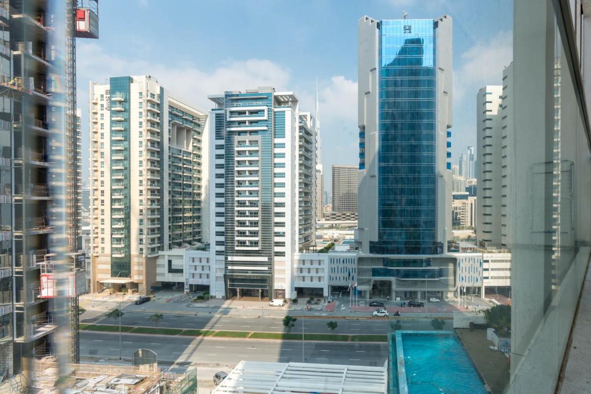 Vacay Lettings - 1BHK convertible to 2BHK in Business Bay