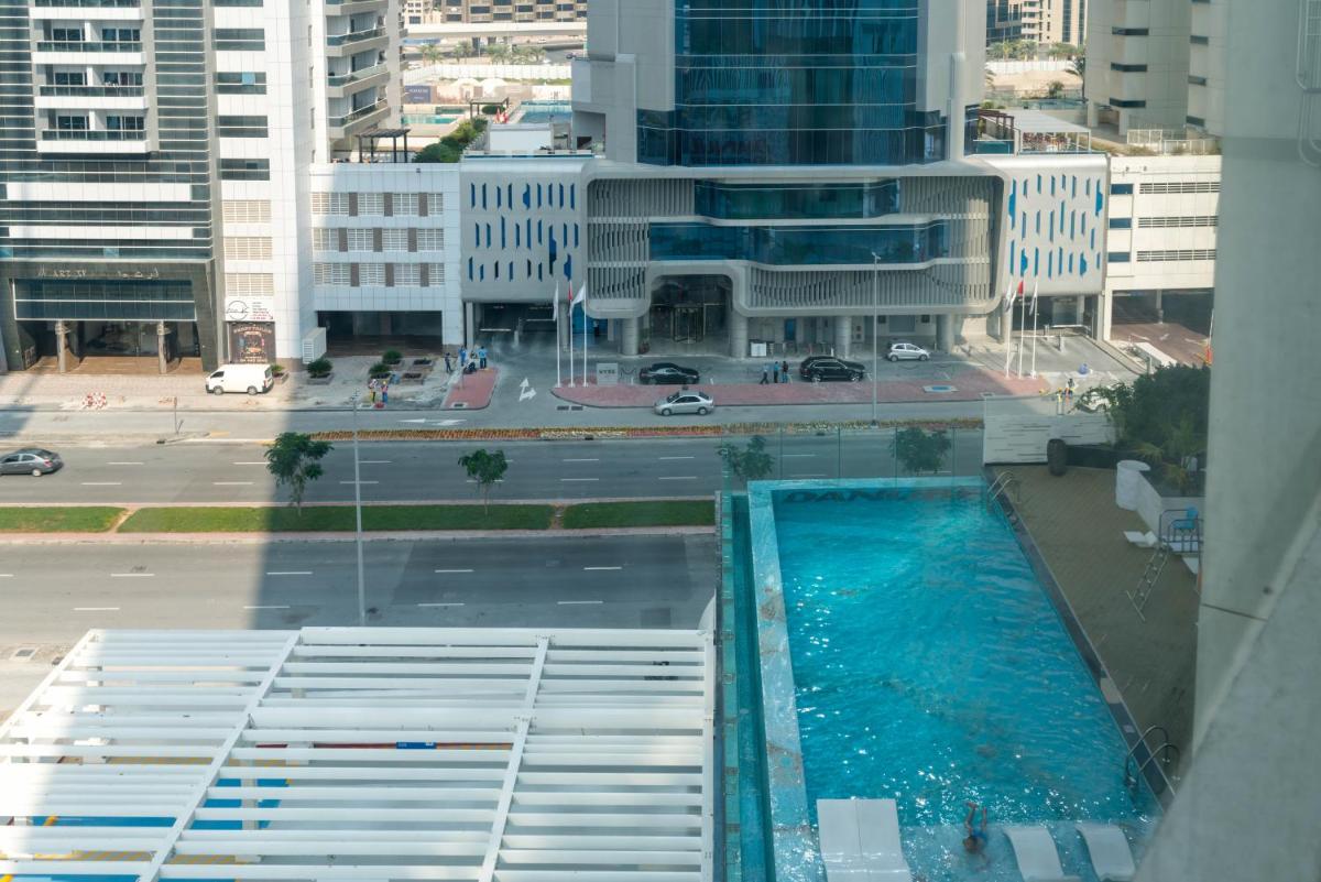 Vacay Lettings - 1BHK convertible to 2BHK in Business Bay