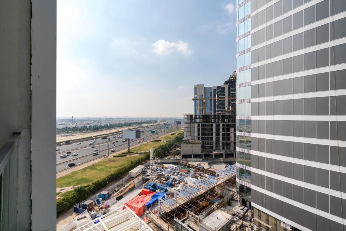 Vacay Lettings - 1BHK convertible to 2BHK in Business Bay