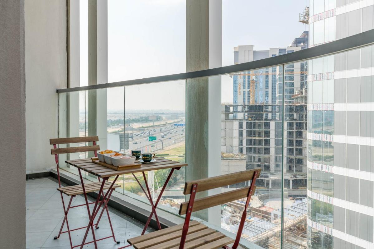Vacay Lettings - 1BHK convertible to 2BHK in Business Bay