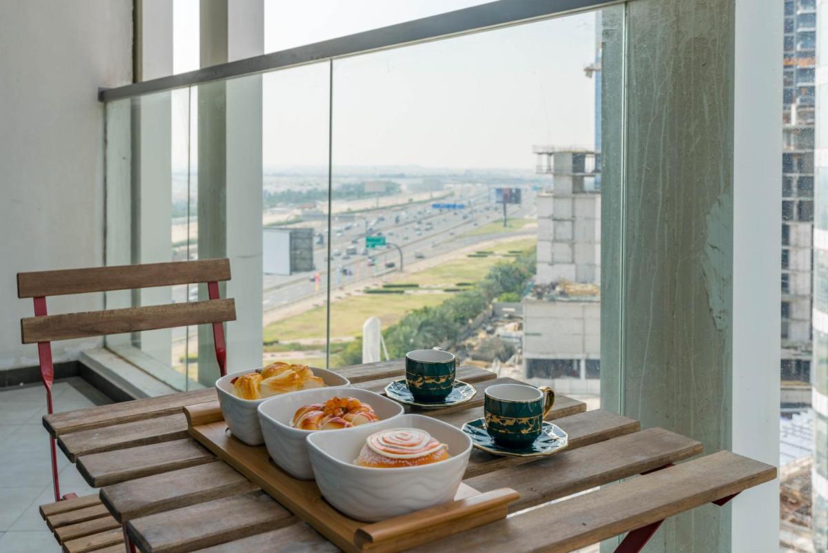Vacay Lettings - 1BHK convertible to 2BHK in Business Bay