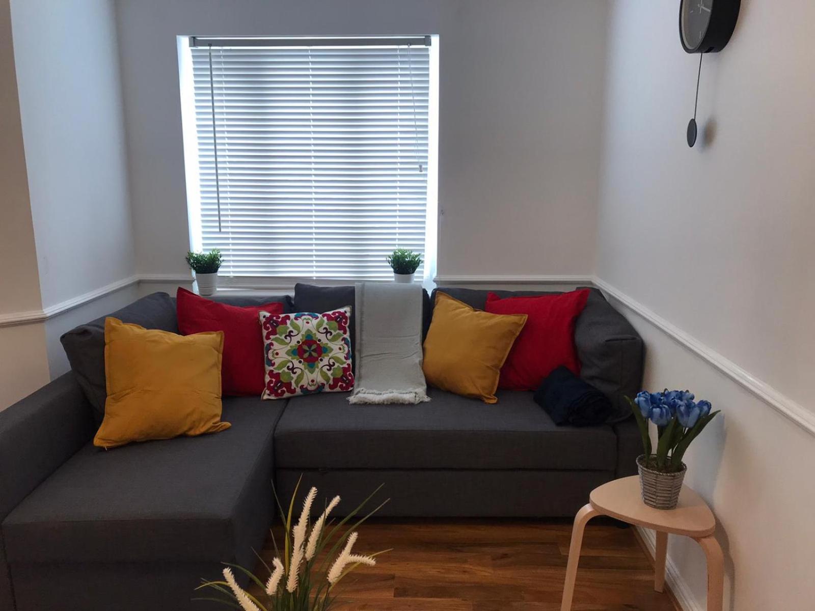 Luxurious & Spacious 5 Bedroom Property view 3