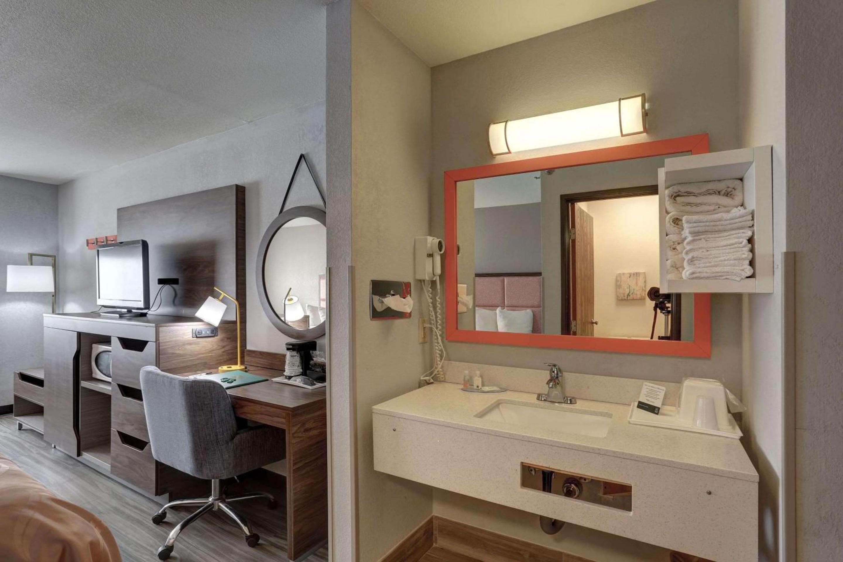 Pierre Vacations - Quality Inn Pierre-Fort Pierre - Property Image 9