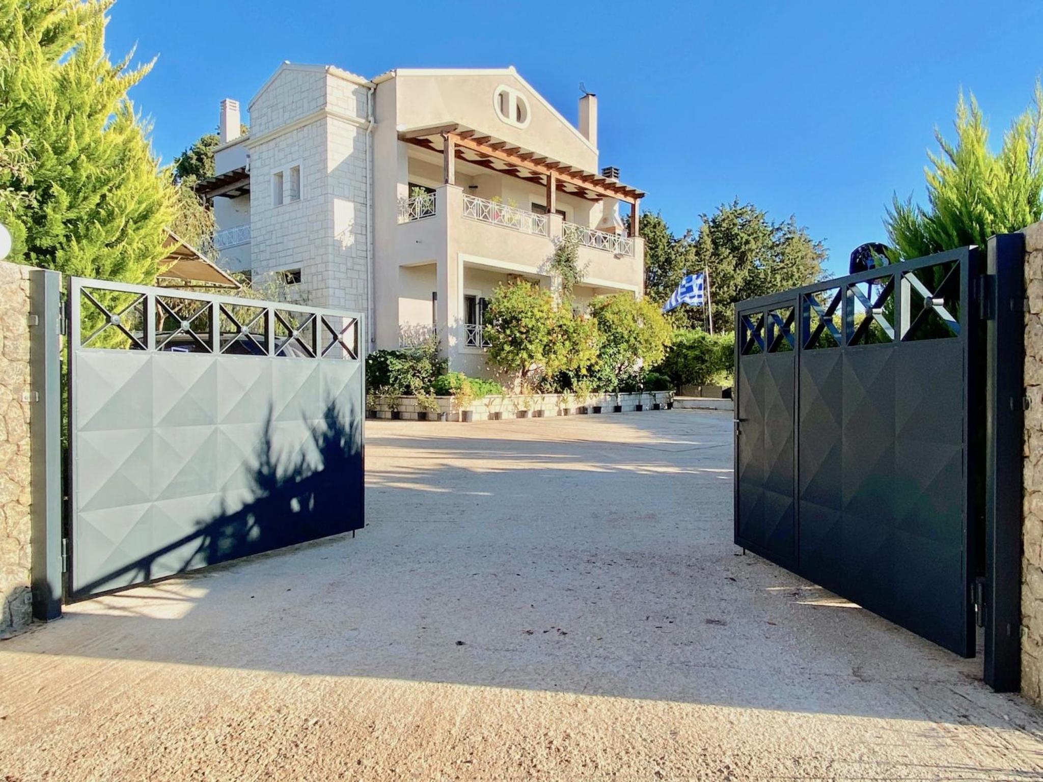Beach Villa Heart House with private pool by DadoVillas