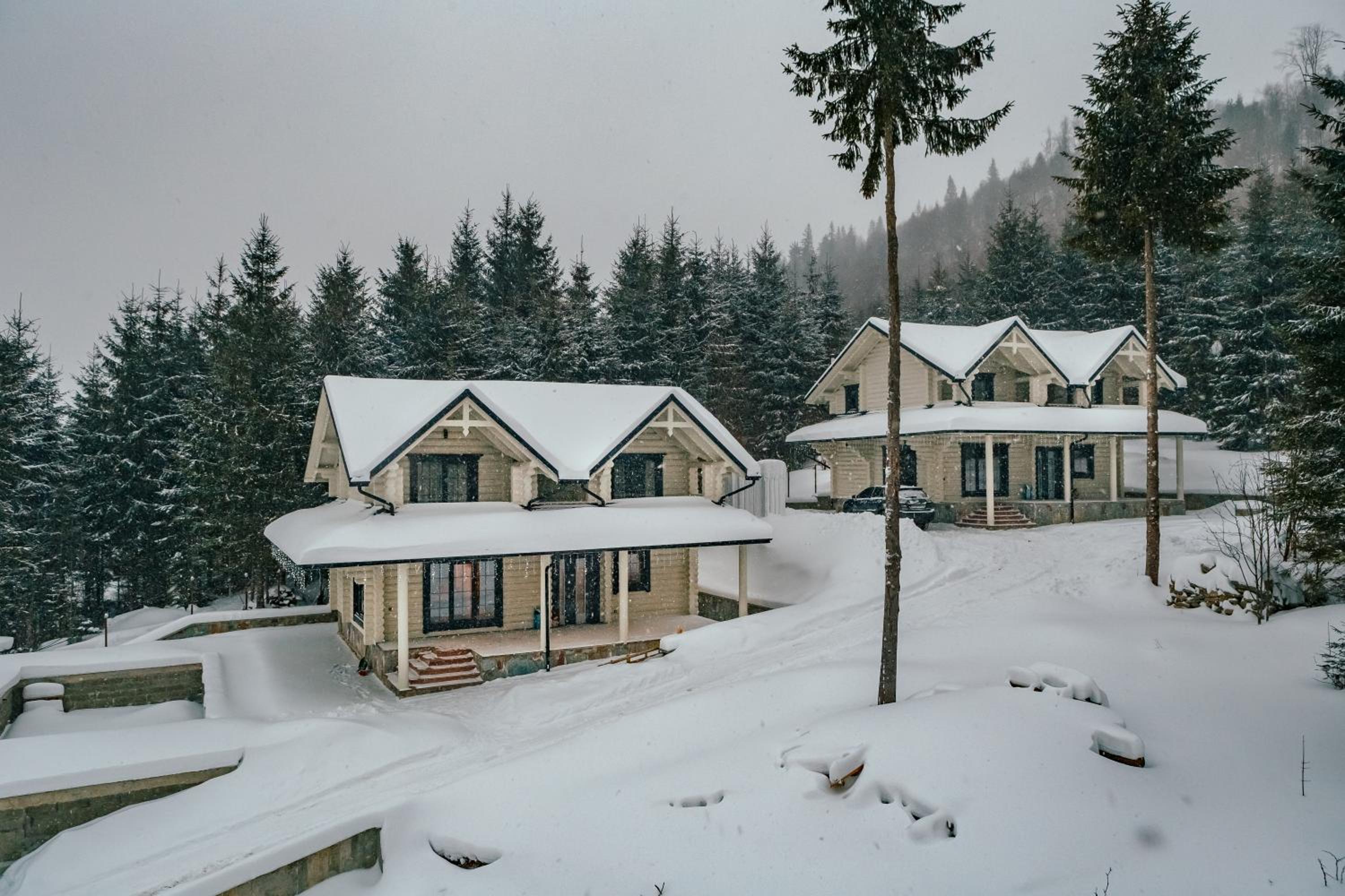 WhiteWood Cottages view 3