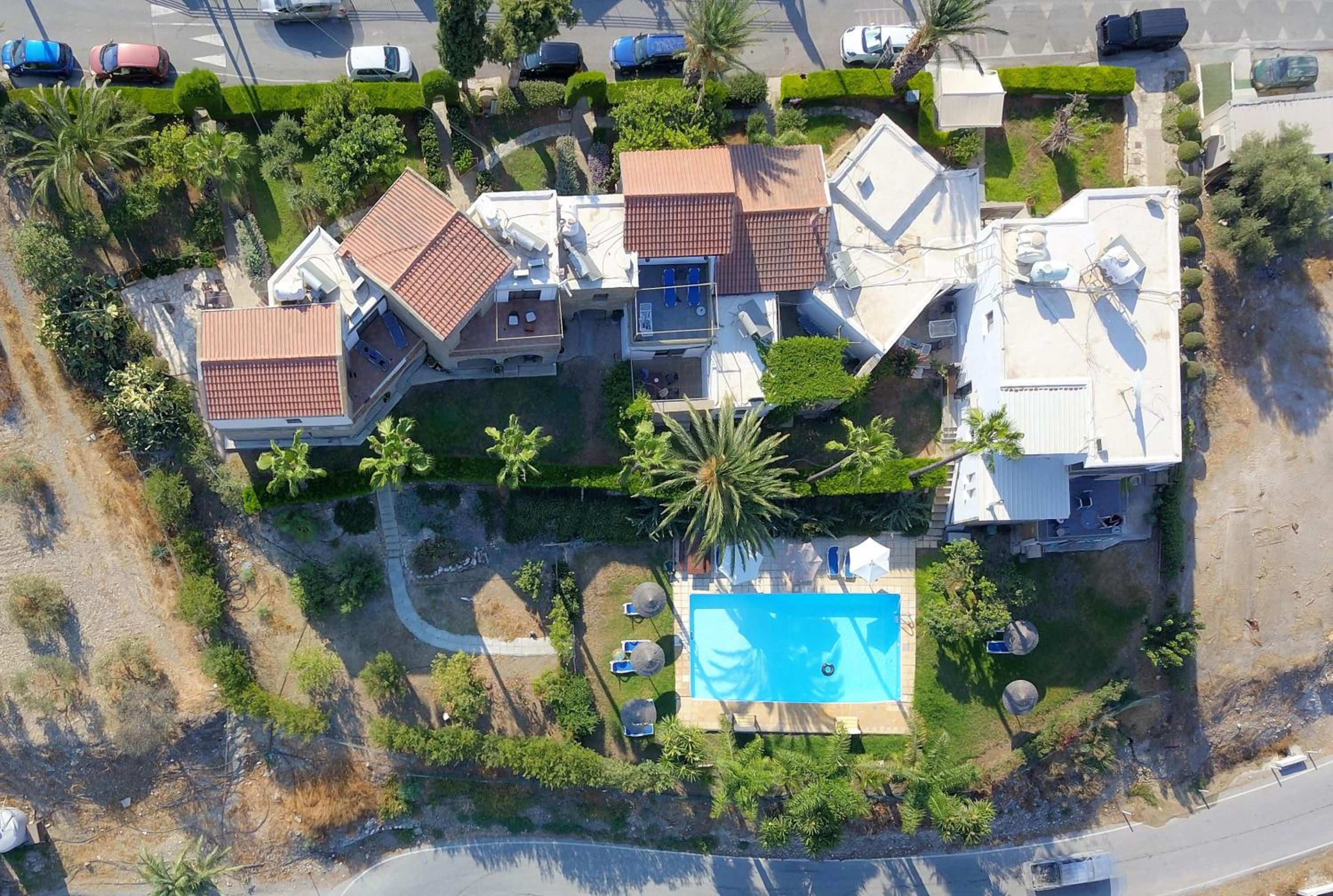 Hotel George Houses - Image 1