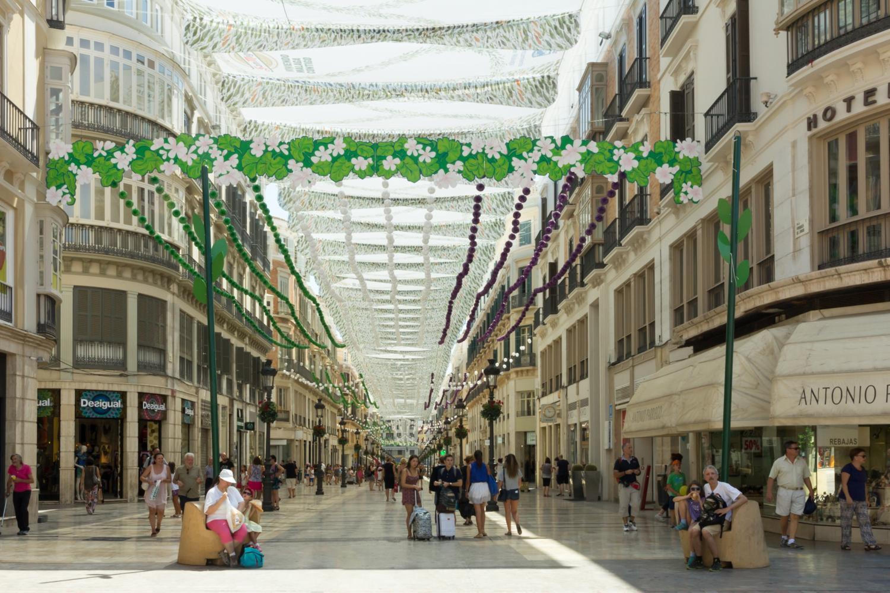 Malaga Centre Apartment with Parking