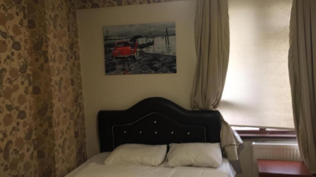 Divan Wooden Guesthouse
