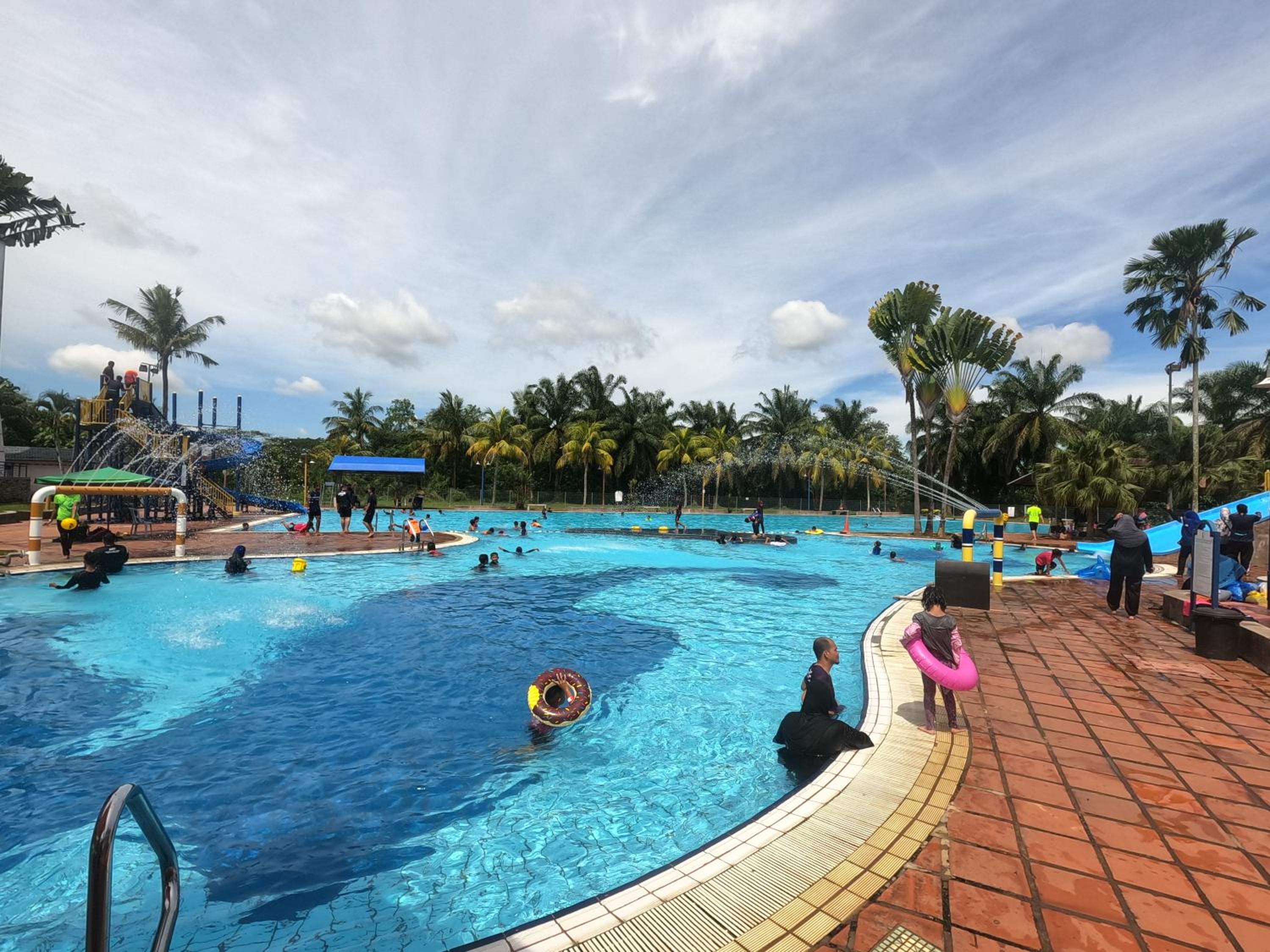 Bukit Beruntung Resort photo 8