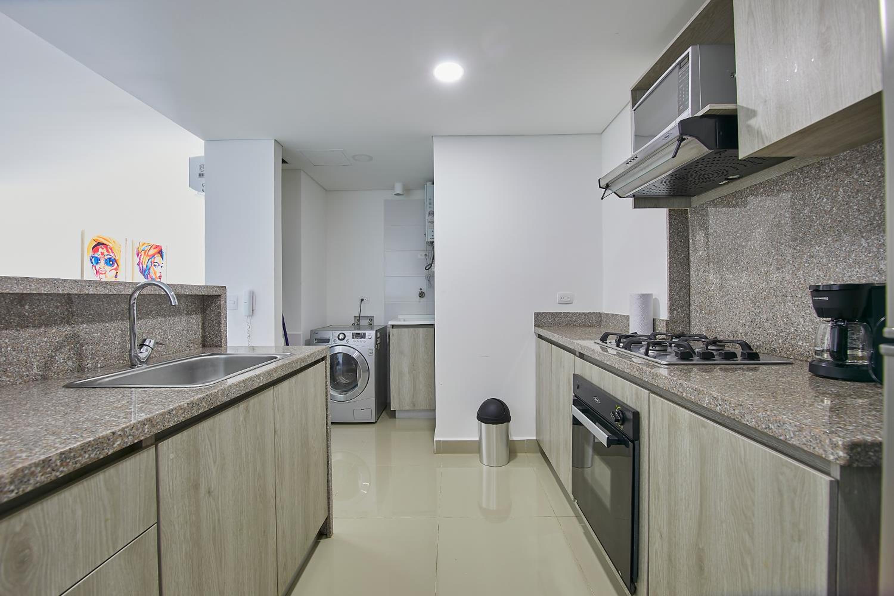 Artsy Oceanview Condo W Incredible Rooftop Pool By Huespedia view 3