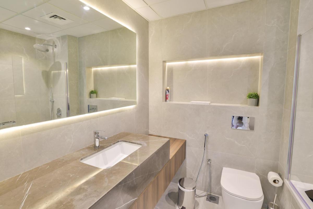 Dubai Marina - Stunning Huge 4 Bedroom Apts Near JBR - Gym - Pool - Parking by Sojo Stay