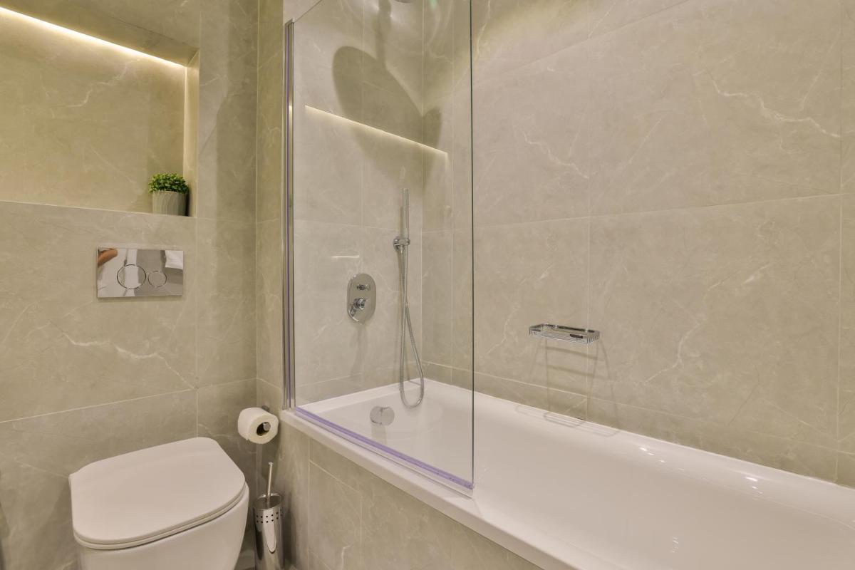 Dubai Marina - Stunning Huge 4 Bedroom Apts Near JBR - Gym - Pool - Parking by Sojo Stay