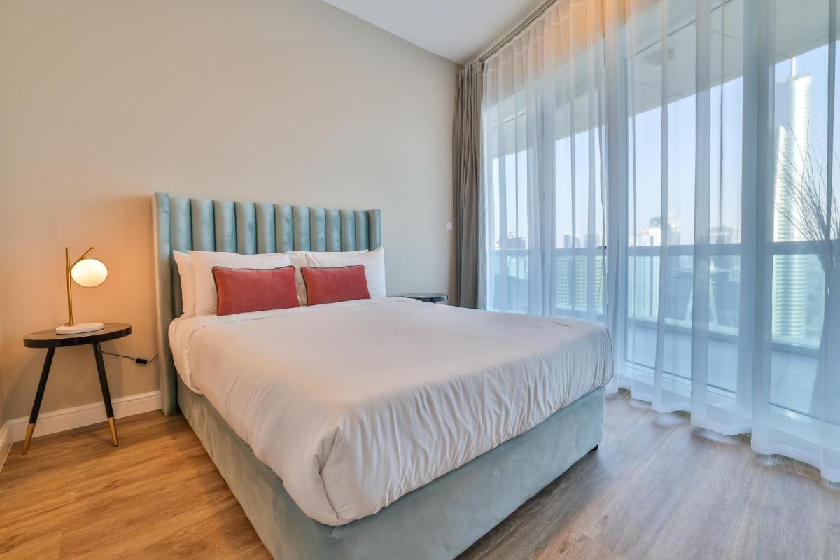 Dubai Marina - Stunning Huge 4 Bedroom Apts Near JBR - Gym - Pool - Parking by Sojo Stay