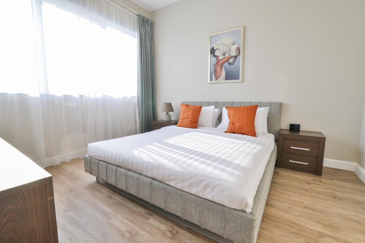 Dubai Marina - Stunning Huge 4 Bedroom Apts Near JBR - Gym - Pool - Parking by Sojo Stay
