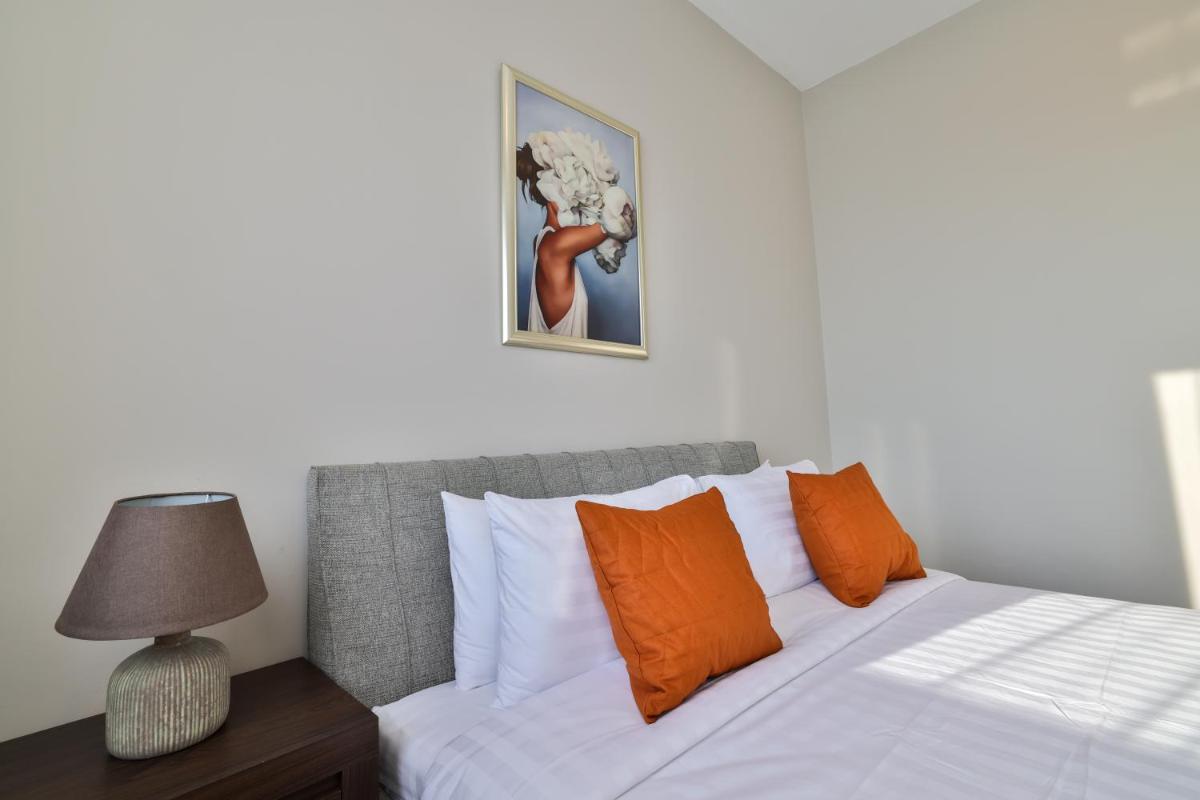 Dubai Marina - Stunning Huge 4 Bedroom Apts Near JBR - Gym - Pool - Parking by Sojo Stay