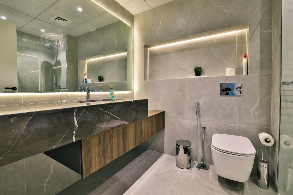 Dubai Marina - Stunning Huge 4 Bedroom Apts Near JBR - Gym - Pool - Parking by Sojo Stay