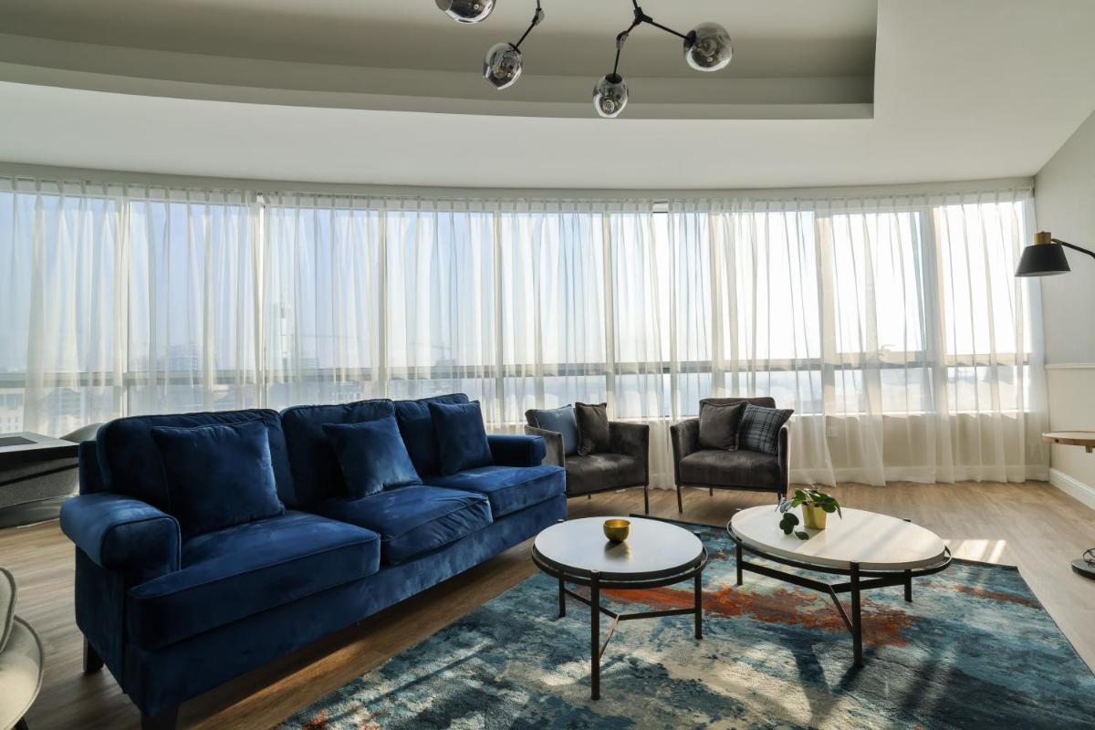 Dubai Marina - Stunning Huge 4 Bedroom Apts Near JBR - Gym - Pool - Parking by Sojo Stay