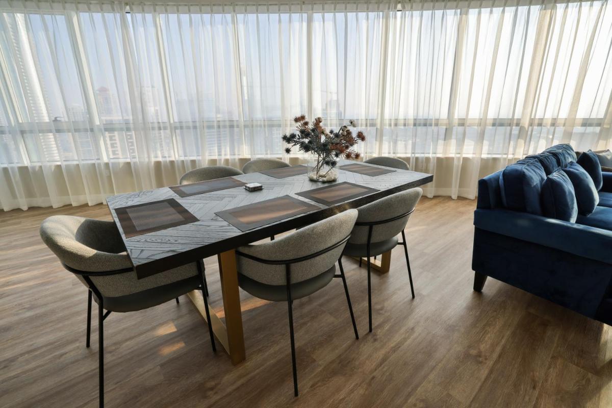 Dubai Marina - Stunning Huge 4 Bedroom Apts Near JBR - Gym - Pool - Parking by Sojo Stay