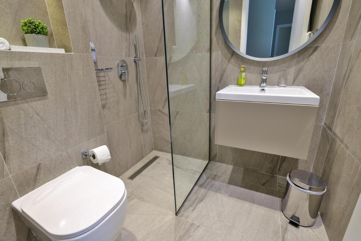 Dubai Marina - Stunning Huge 4 Bedroom Apts Near JBR - Gym - Pool - Parking by Sojo Stay