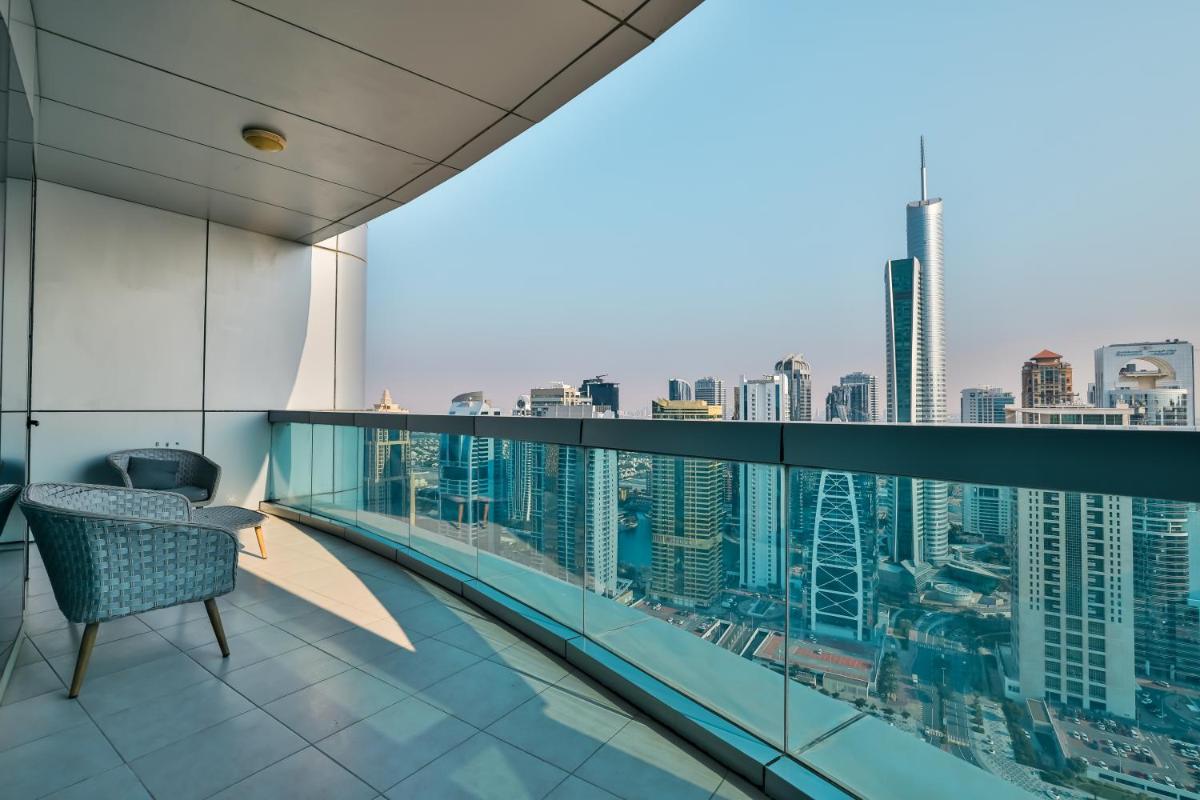 Dubai Marina - Stunning Huge 4 Bedroom Apts Near JBR - Gym - Pool - Parking by Sojo Stay