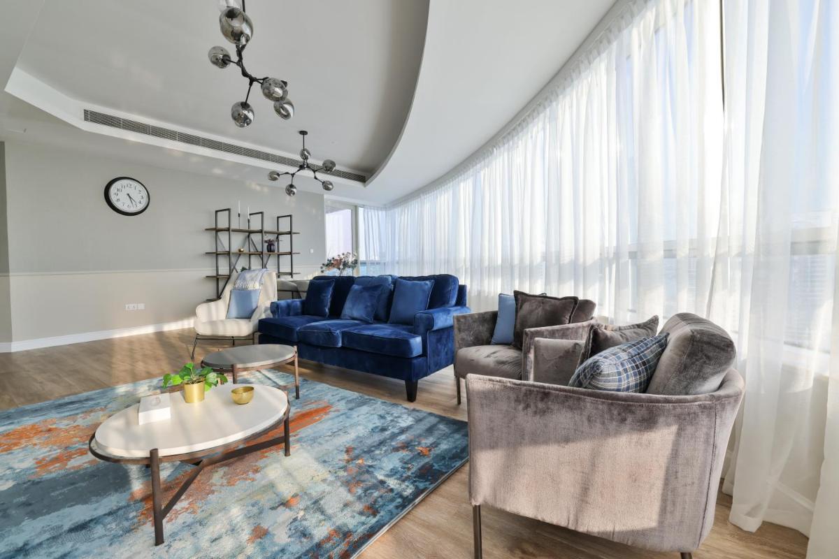 Dubai Marina - Stunning Huge 4 Bedroom Apts Near JBR - Gym - Pool - Parking by Sojo Stay