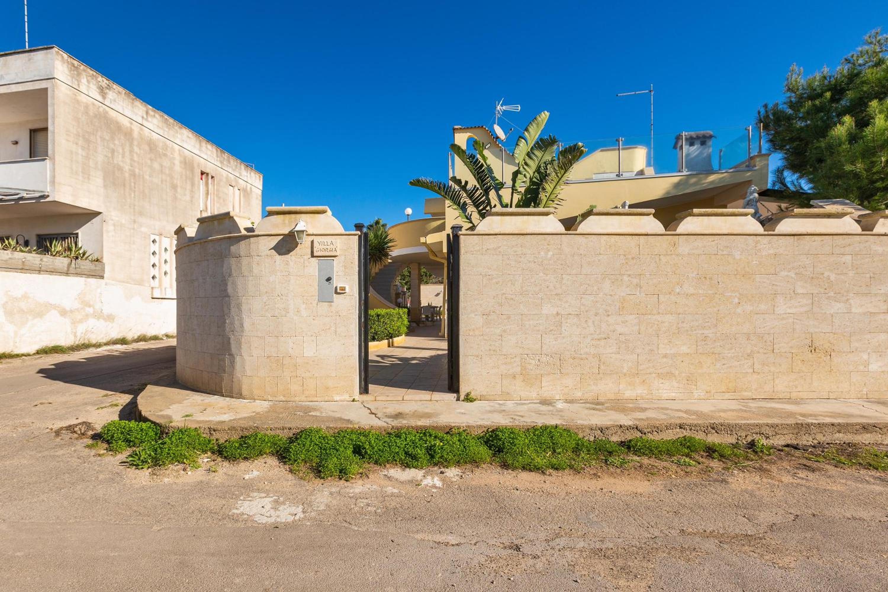 Villa degli Eucalipti by BarbarHouse