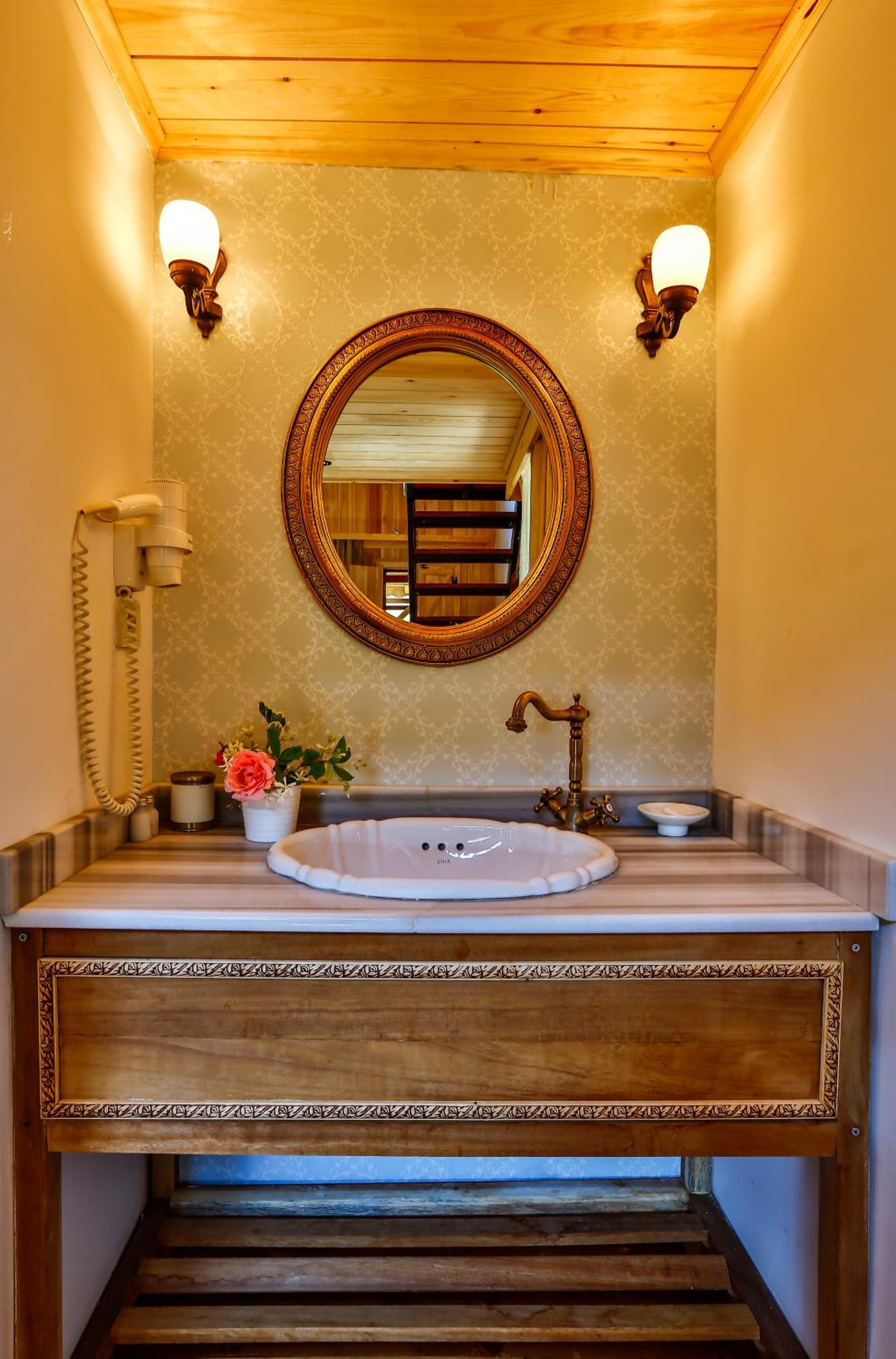 Tranquilla River Lodge