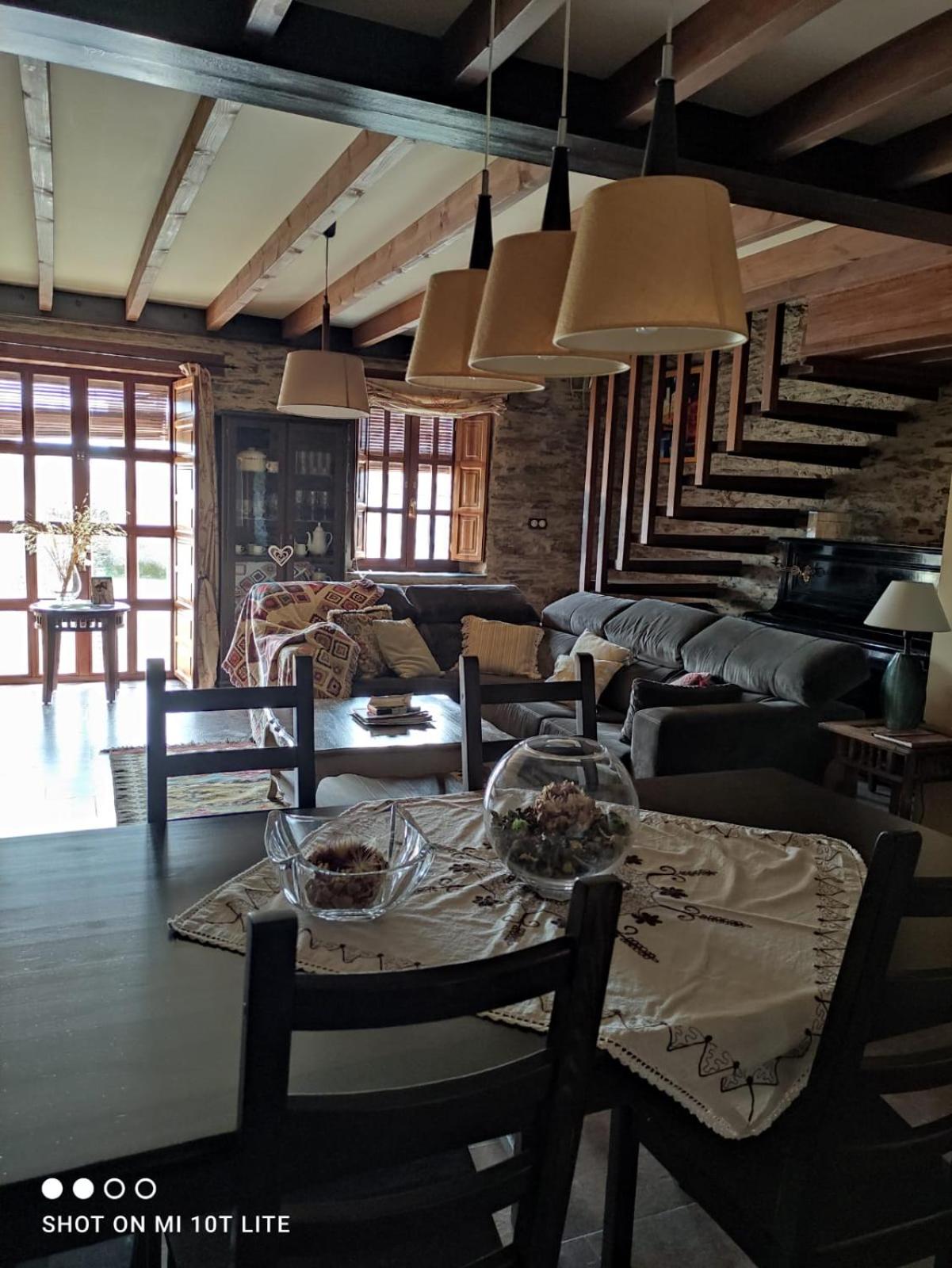 Casa de piedra en Muga de Alba